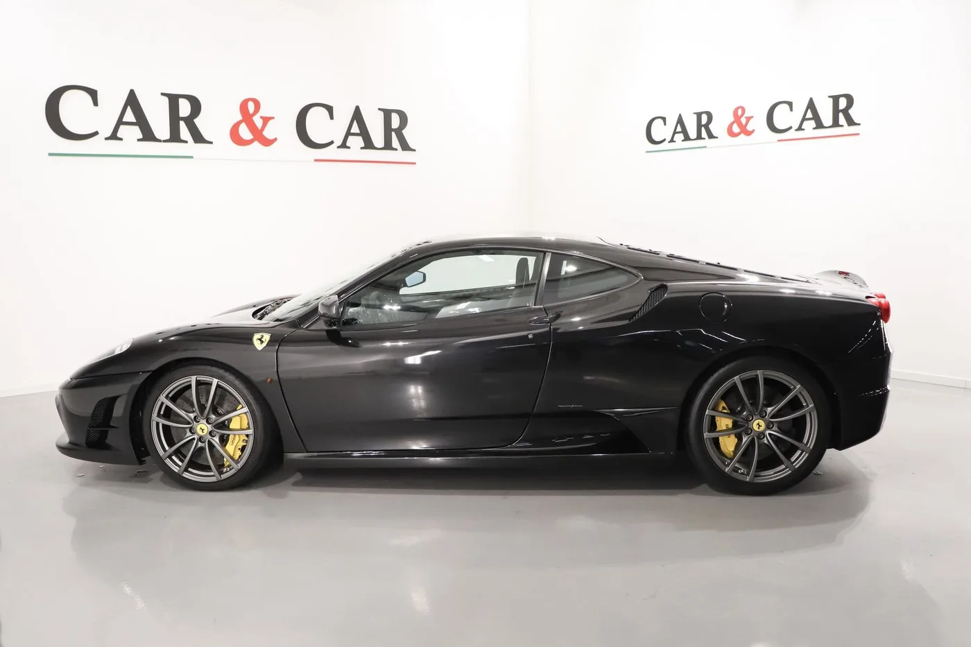 2009 Ferrari 430 Scuderia angeboten von einem Supersportwagenhändler in Zibido San Giacomo, Italien, Foto 6 von 25