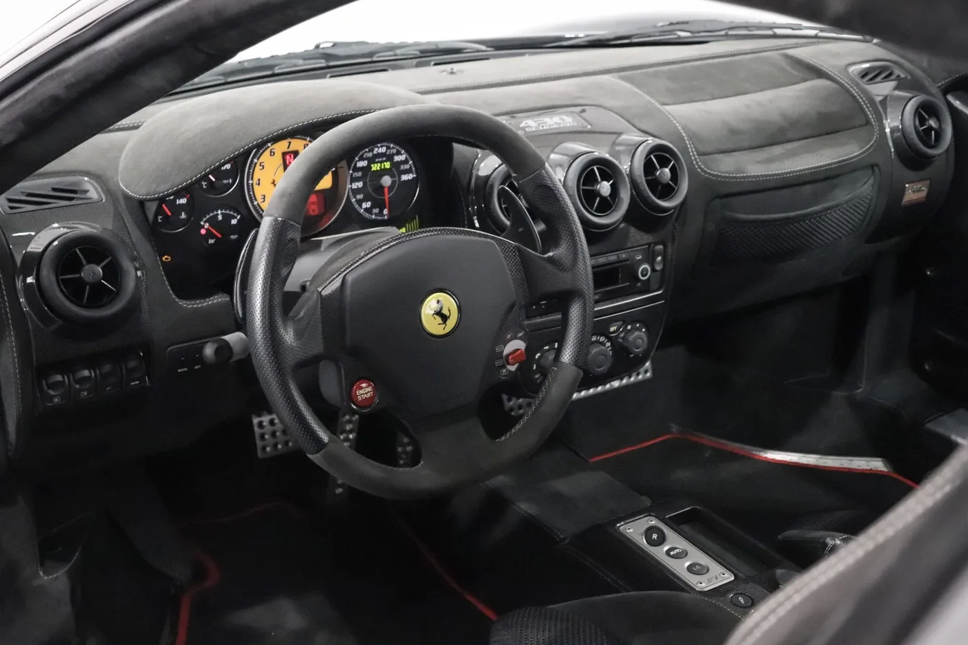 2009 Ferrari 430 Scuderia angeboten von einem Supersportwagenhändler in Zibido San Giacomo, Italien, Foto 9 von 25