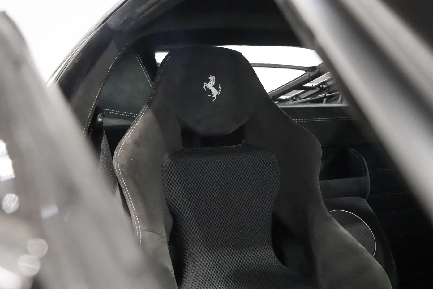 2009 Ferrari 430 Scuderia angeboten von einem Supersportwagenhändler in Zibido San Giacomo, Italien, Foto 10 von 25