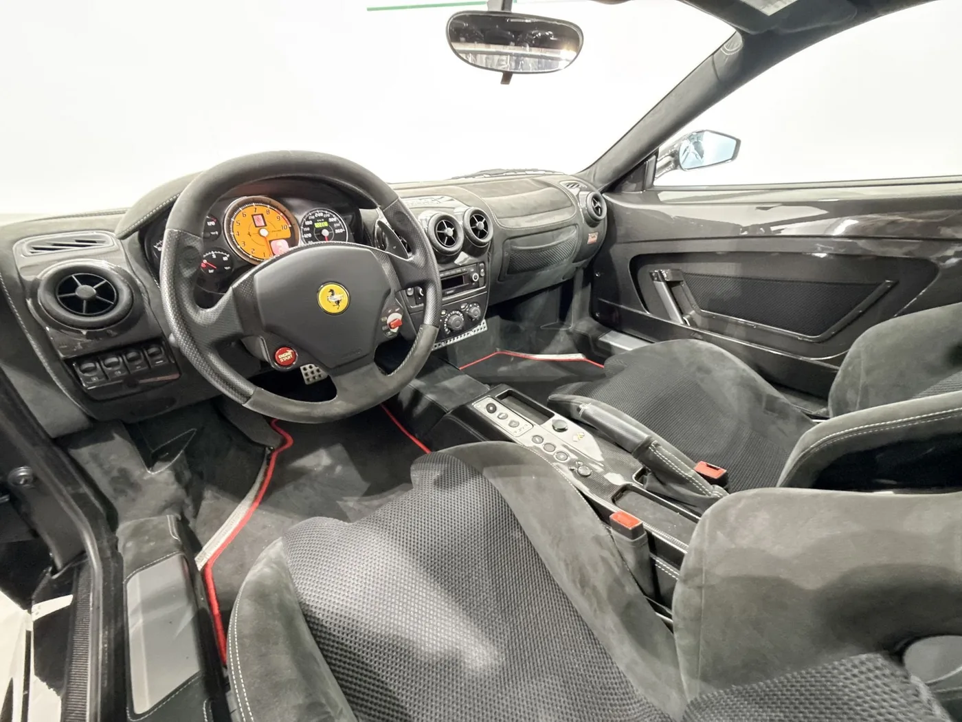 2009 Ferrari 430 Scuderia angeboten von einem Supersportwagenhändler in Zibido San Giacomo, Italien, Foto 11 von 25