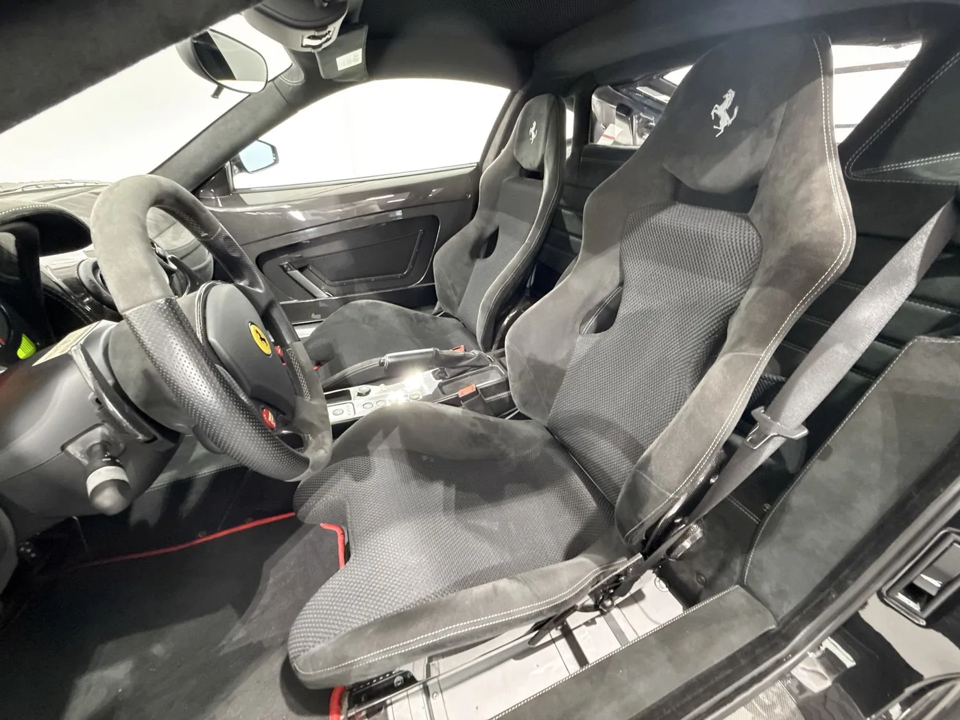 2009 Ferrari 430 Scuderia angeboten von einem Supersportwagenhändler in Zibido San Giacomo, Italien, Foto 12 von 25