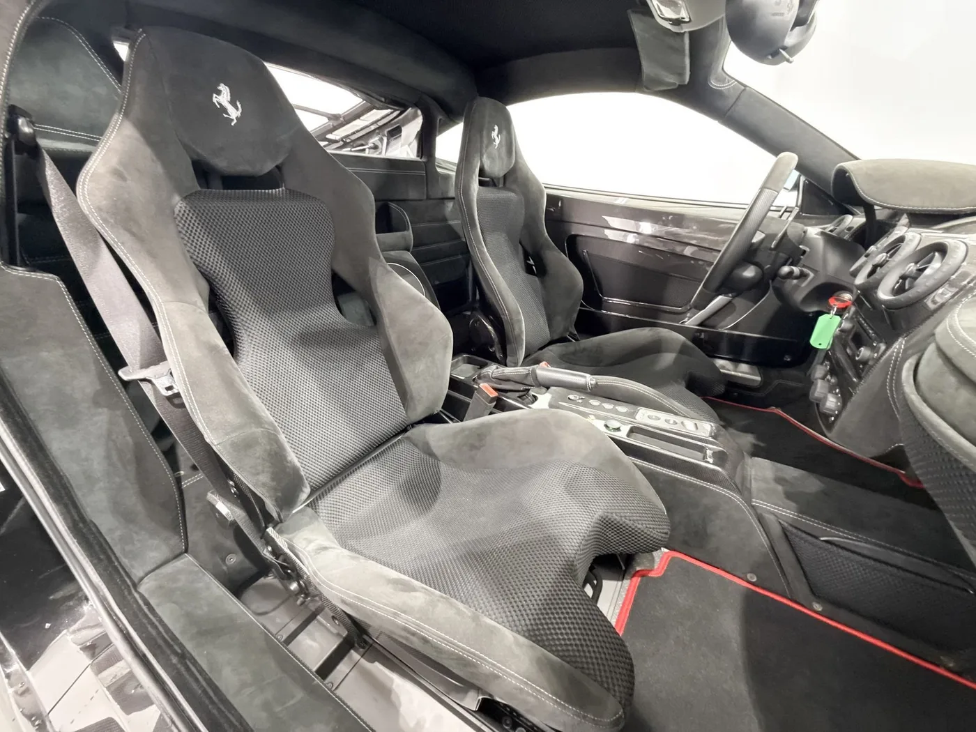 2009 Ferrari 430 Scuderia angeboten von einem Supersportwagenhändler in Zibido San Giacomo, Italien, Foto 14 von 25