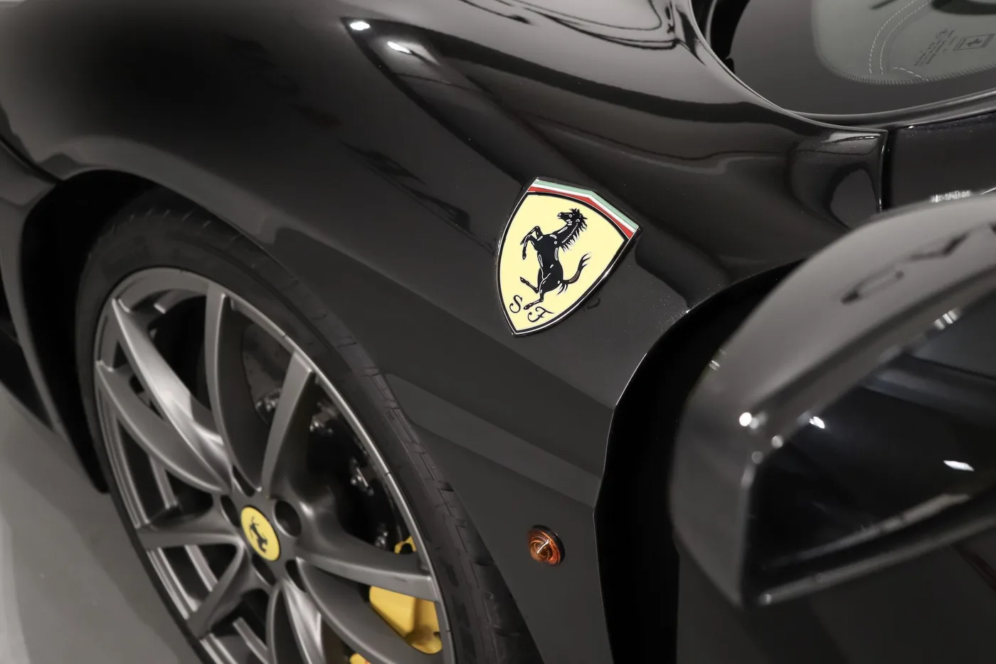 2009 Ferrari 430 Scuderia angeboten von einem Supersportwagenhändler in Zibido San Giacomo, Italien, Foto 15 von 25