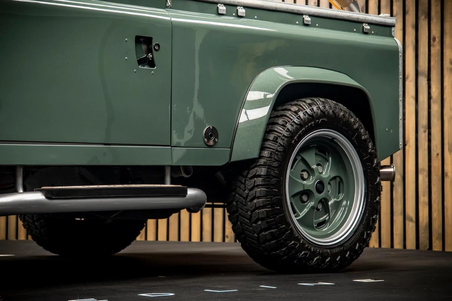 2009 Land Rover Defender 90, 16/30