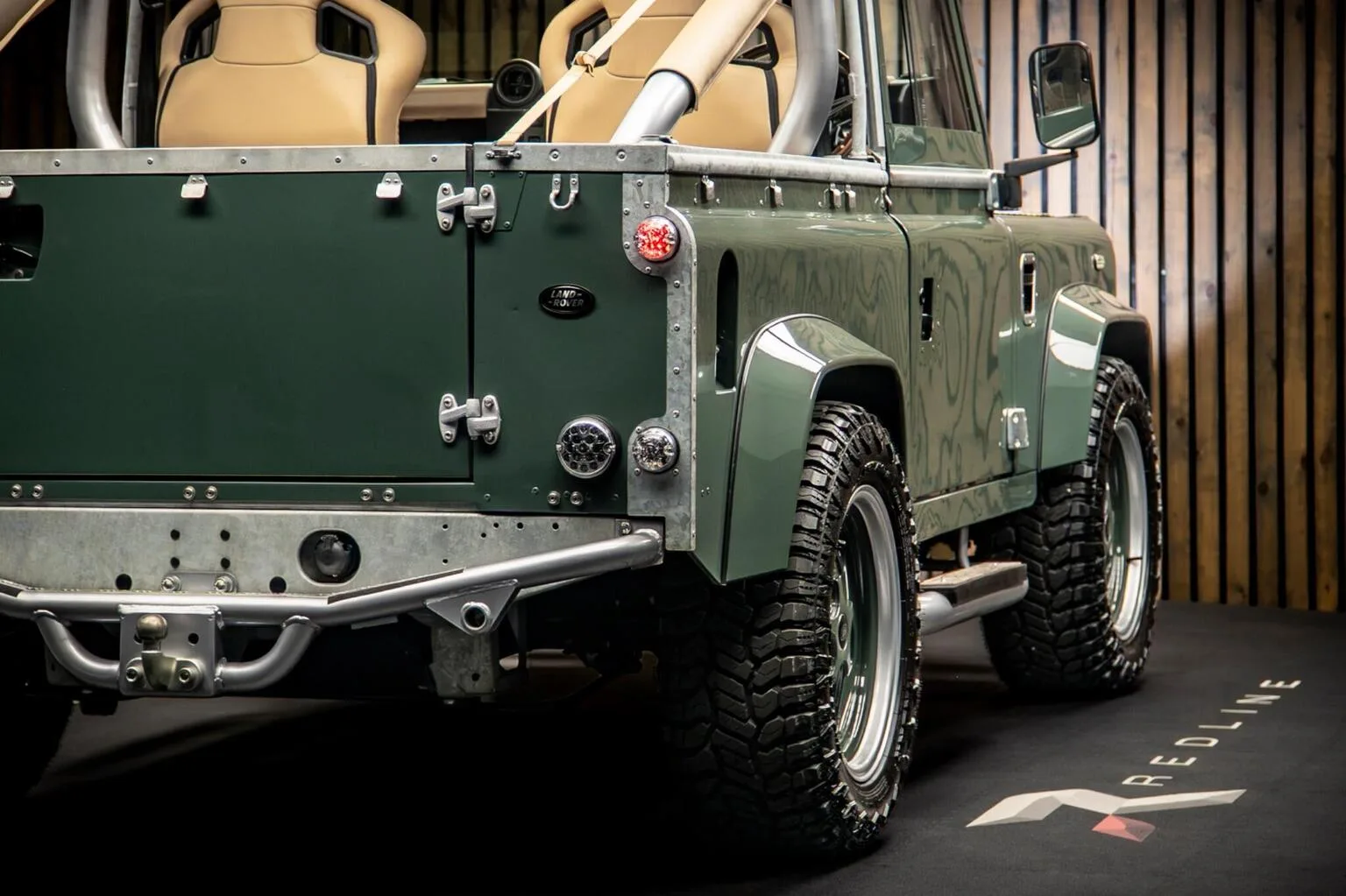 2009 Land Rover Defender 90, 22/30