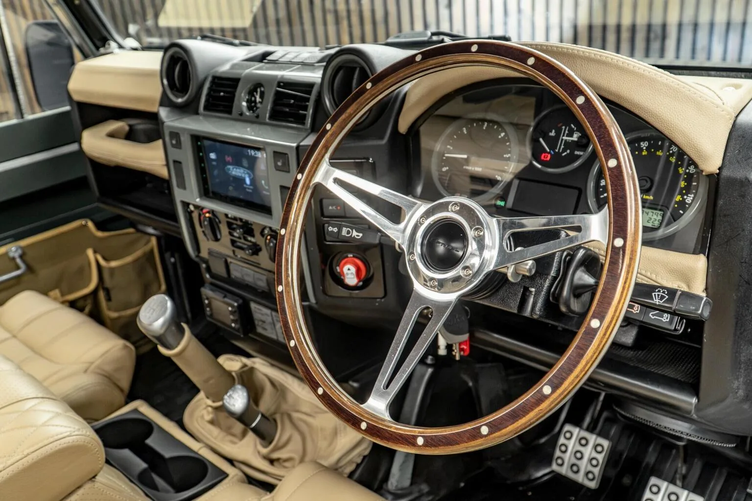 2009 Land Rover Defender 90, 24/30