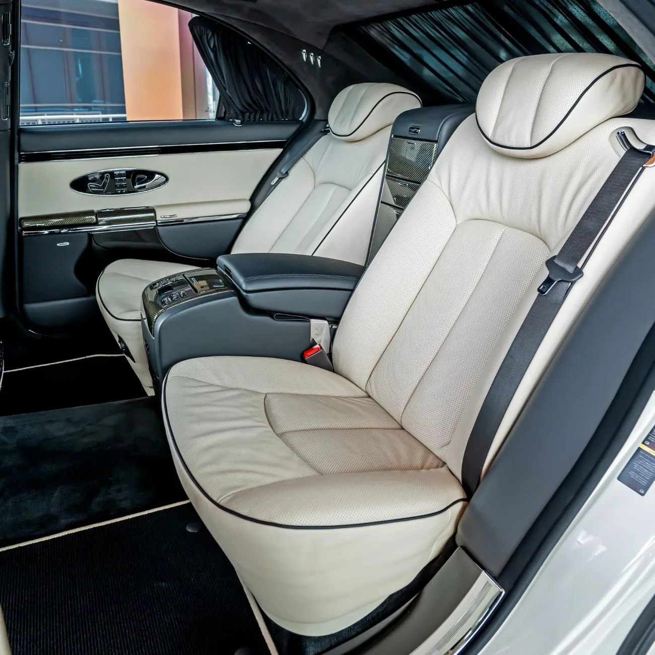 2009 Maybach 57 S offered by a specialist dealer in Dubai, United Arab Emirates, photo 20 of 21
