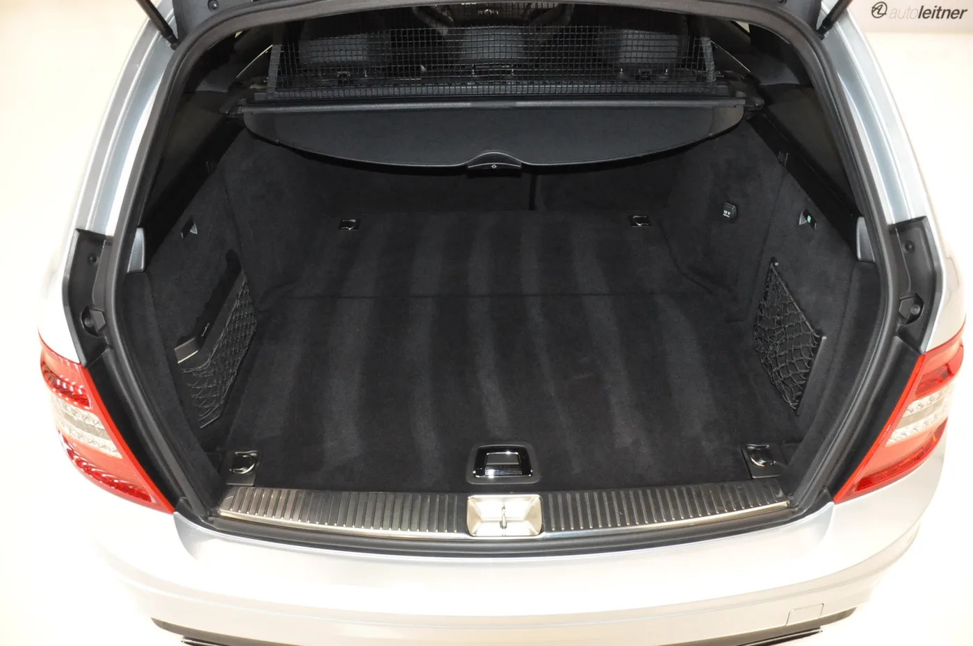2009 Mercedes-AMG C 63 Estate proposée par un négociant en voitures de collection à Alkmaar, Pays-Bas, photo 8 sur 15