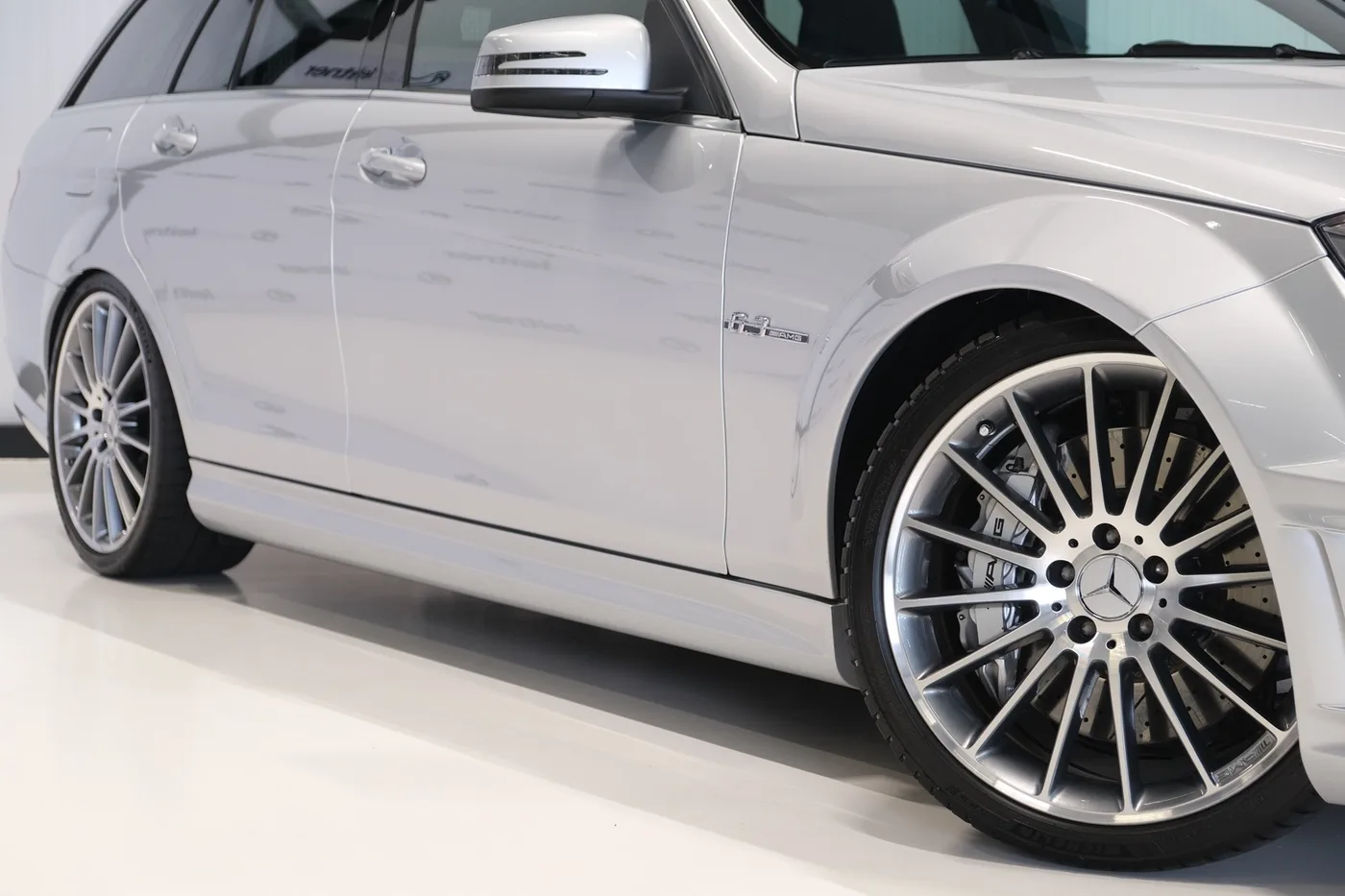 2009 Mercedes-AMG C 63 Estate proposée par un négociant en voitures de collection à Alkmaar, Pays-Bas, photo 9 sur 15