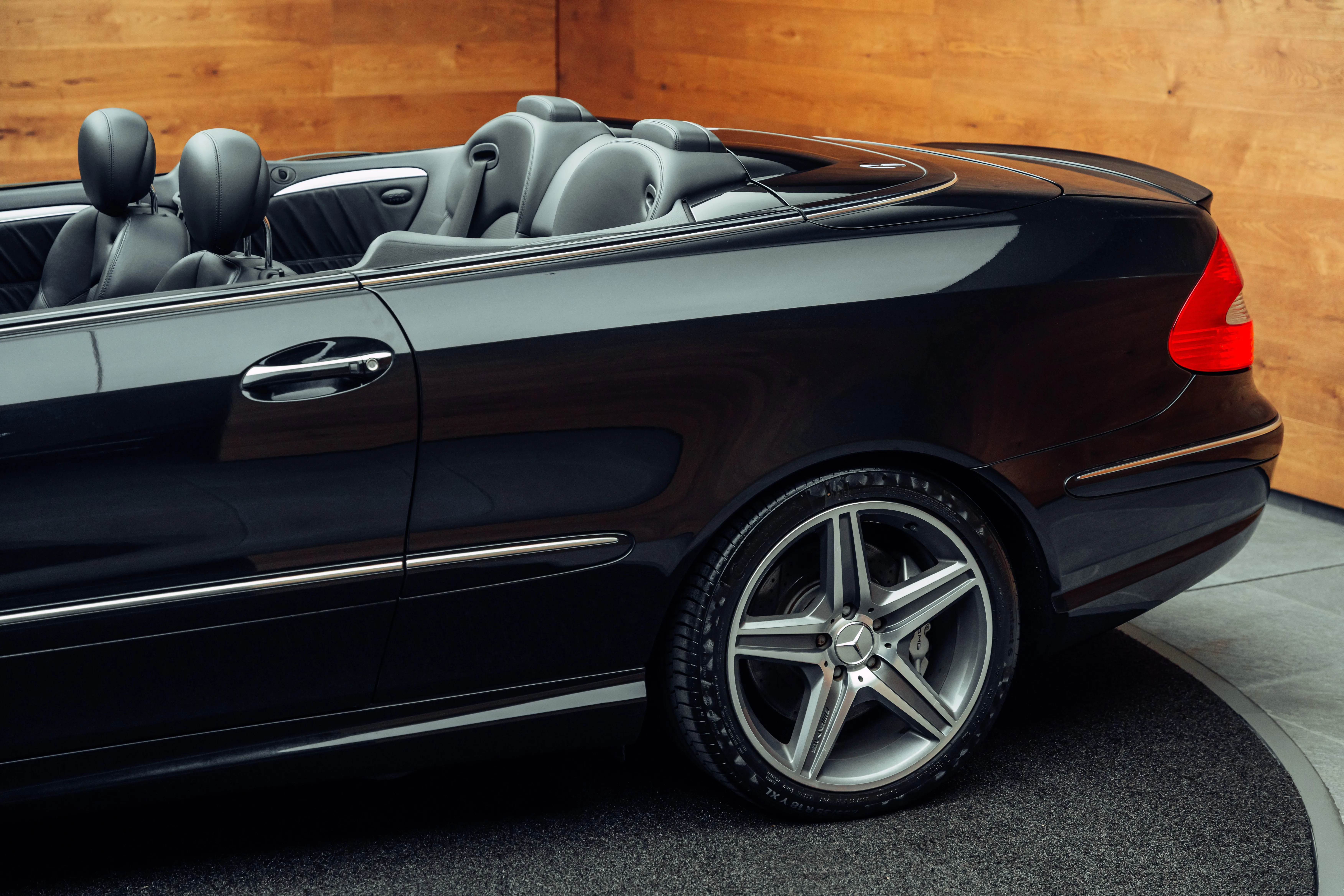 2009 Mercedes-AMG CLK 63, 18/20
