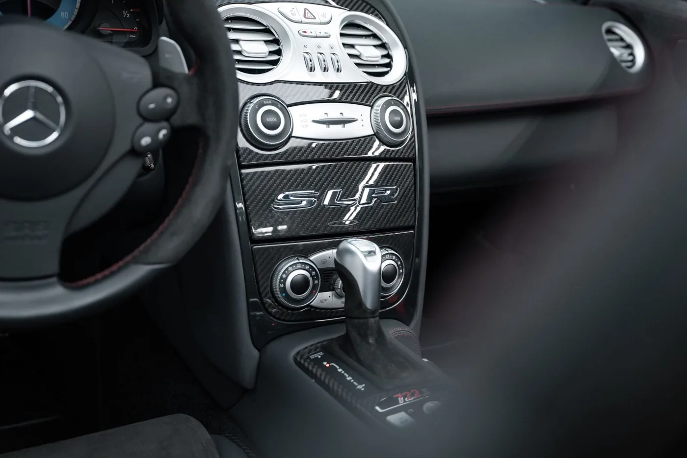 2009 Mercedes-Benz SLR McLaren 722 S Roadster offered by a specialist dealer in Putzbrunn, Germany, photo 9 of 15