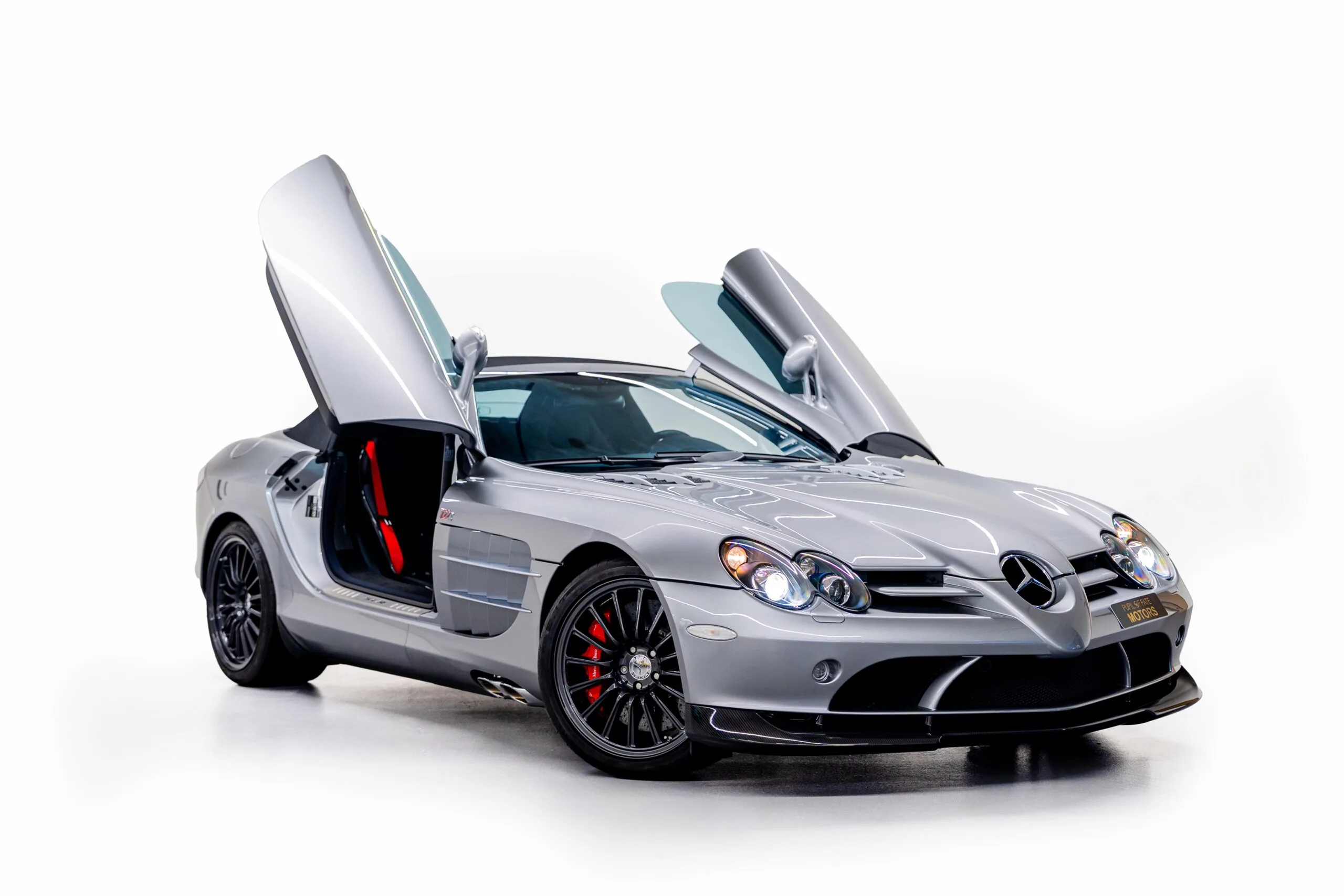 2009 Mercedes-Benz SLR McLaren 722 S Roadster proposée par un concessionnaire spécialisé à Dubaï, Émirats arabes unis, photo principale