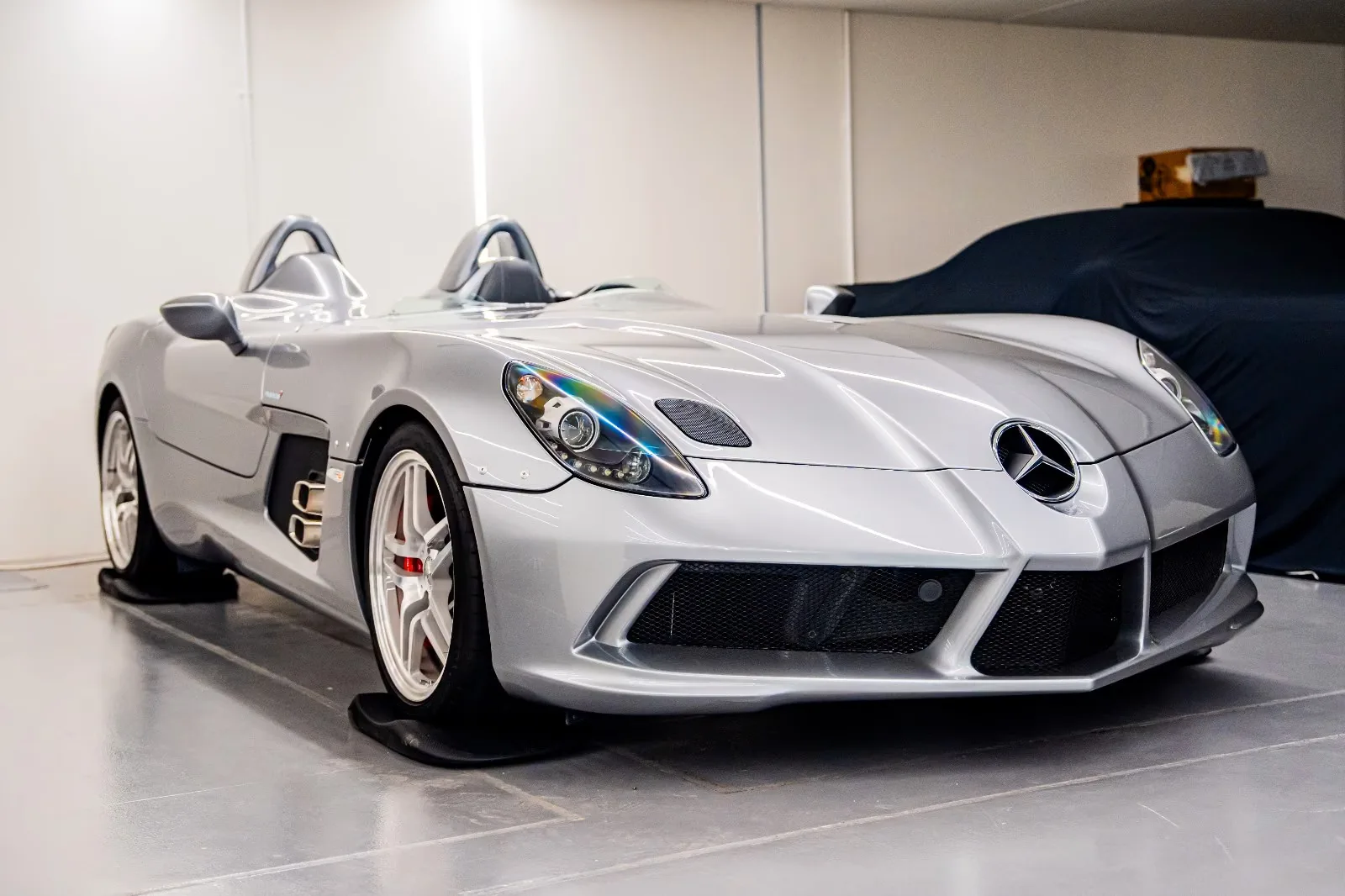 2009 Mercedes-Benz SLR McLaren Stirling Moss offered by a specialist dealer in Dubai, United Arab Emirates, main photo