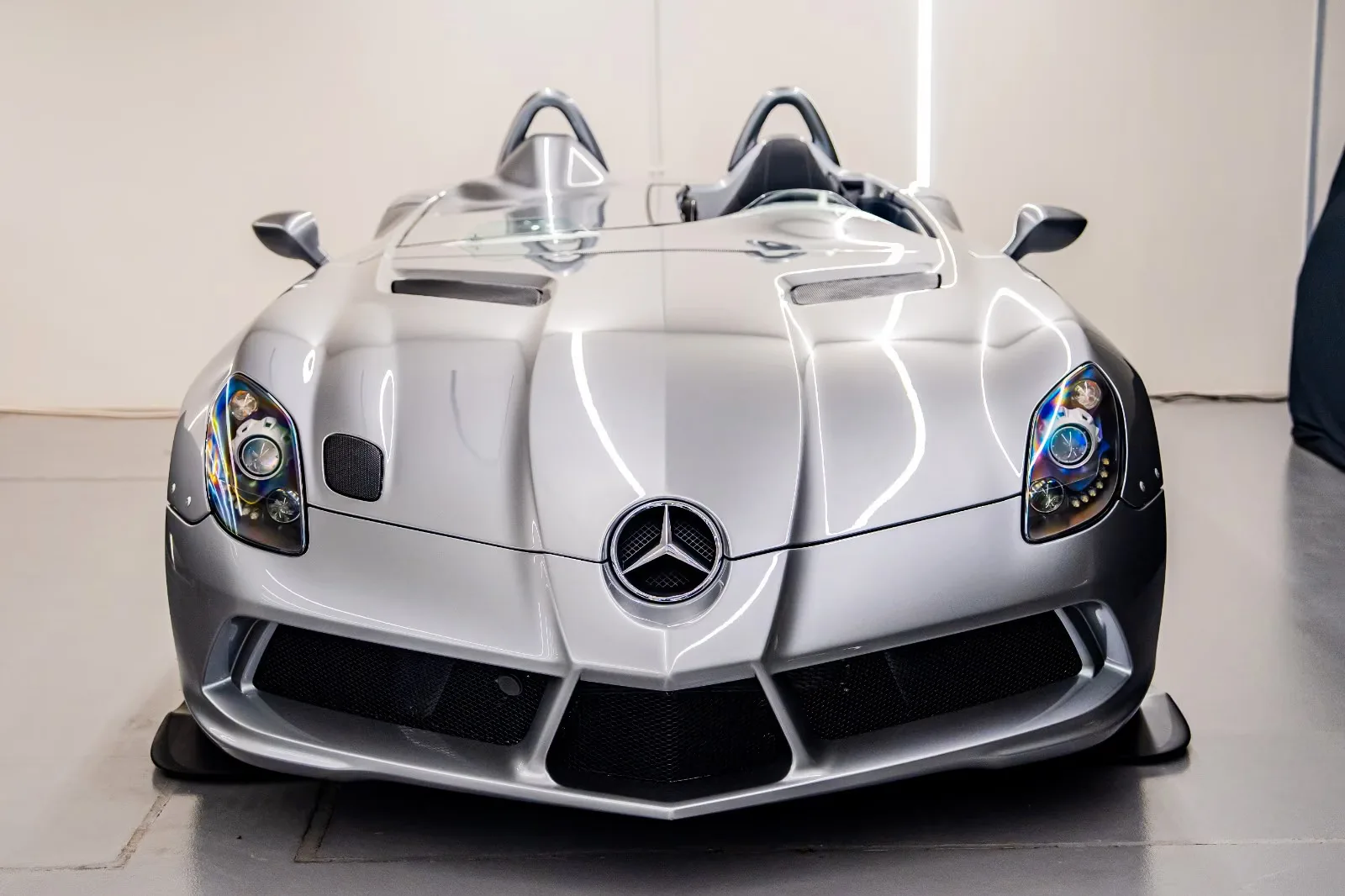 2009 Mercedes-Benz SLR McLaren Stirling Moss, 2/27