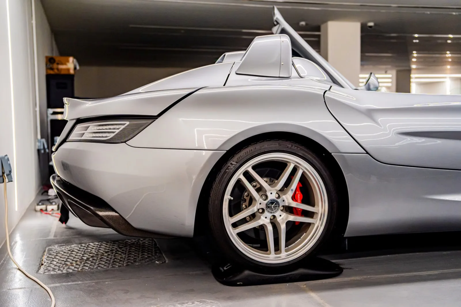 2009 Mercedes-Benz SLR McLaren Stirling Moss, 16/27