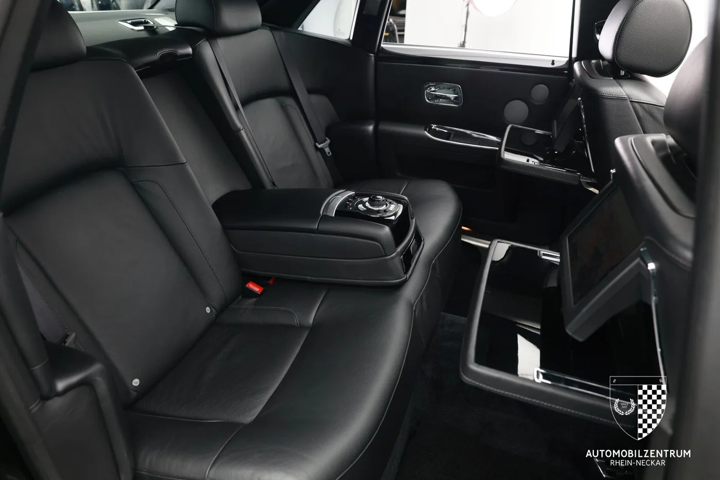 2009 Rolls-Royce Ghost angeboten von einem Supersportwagenhändler in Viernheim, Deutschland, Foto 23 von 25