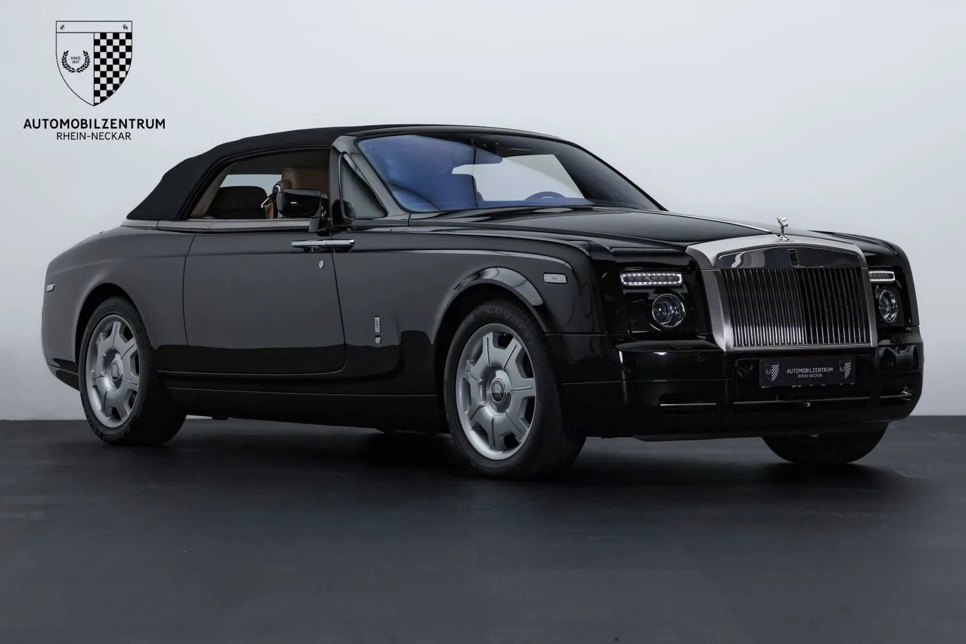 2009 Rolls-Royce Phantom Drophead Coupé offered by a supercar dealer in Viernheim, Germany, photo 4 of 25