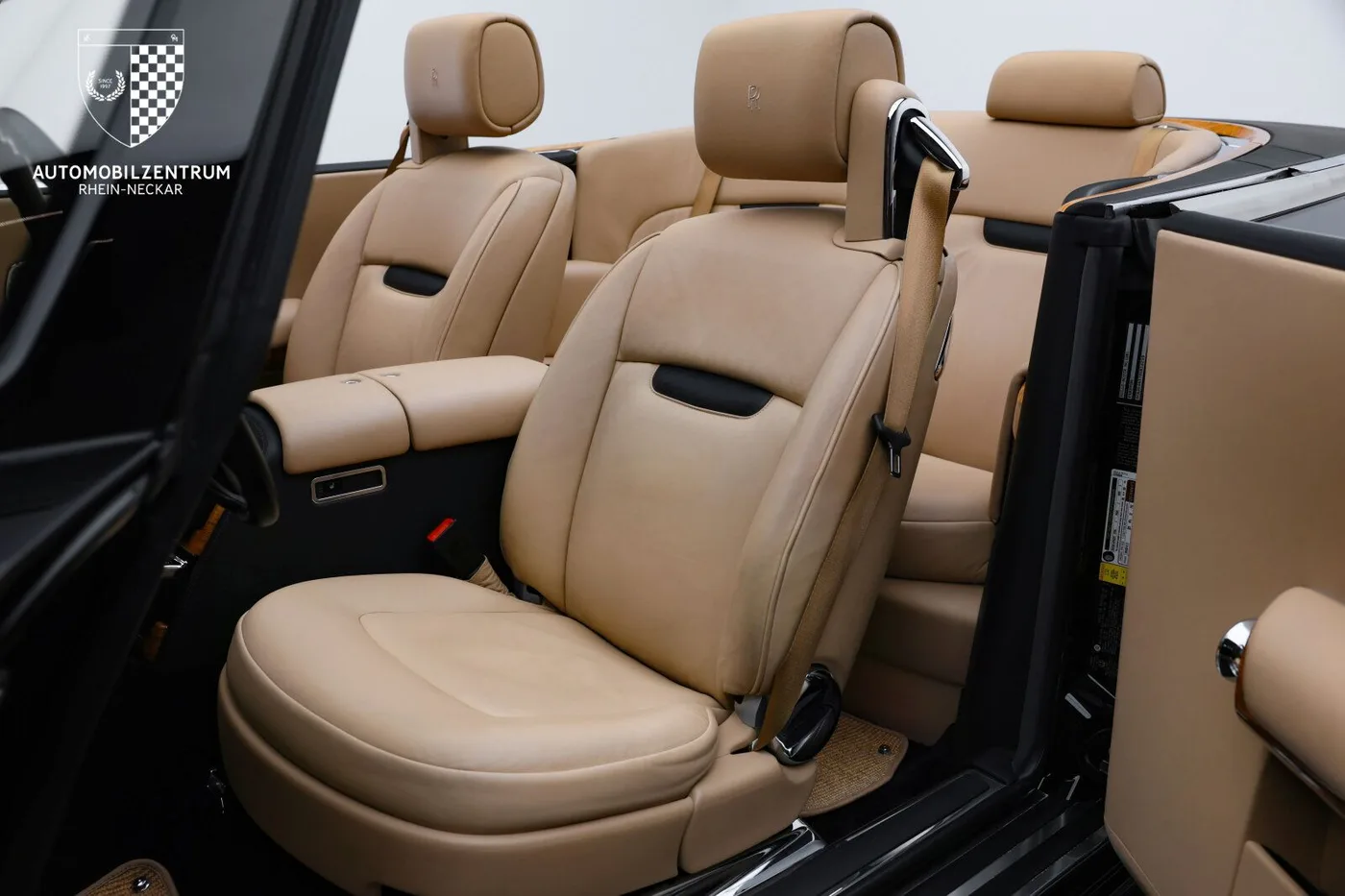2009 Rolls-Royce Phantom Drophead Coupé offered by a supercar dealer in Viernheim, Germany, photo 12 of 25