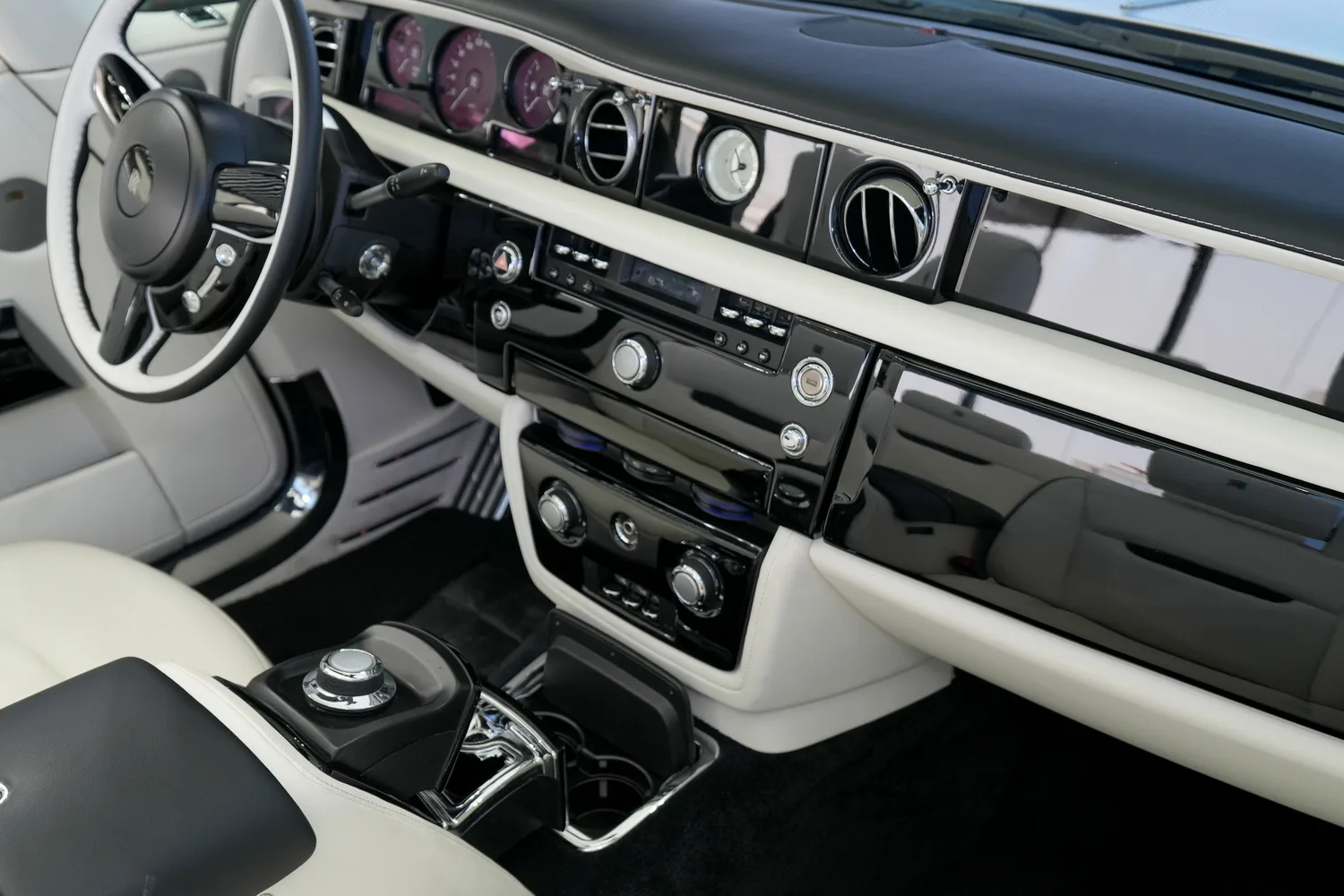 2009 Rolls-Royce Phantom Drophead Coupé, 9/17