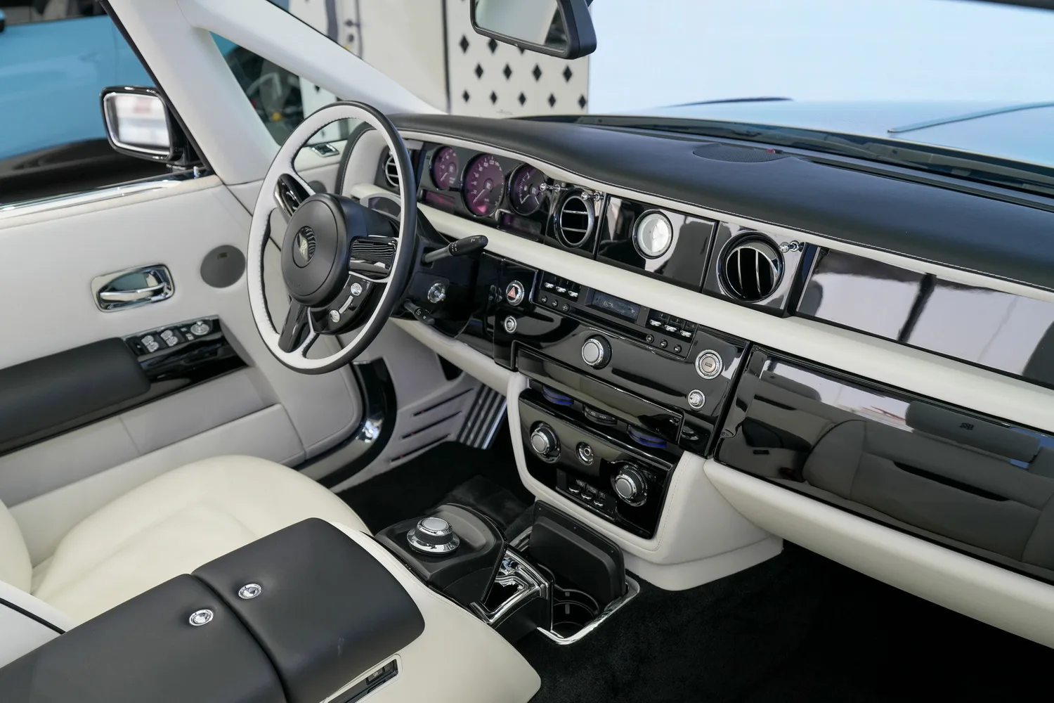 2009 Rolls-Royce Phantom Drophead Coupé, 10/17