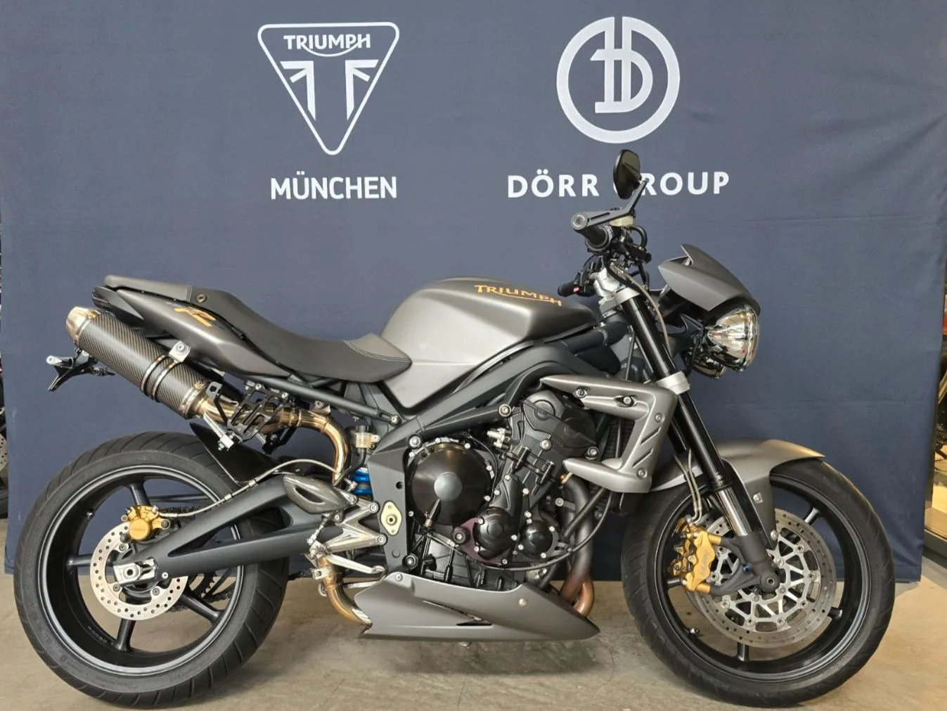 2009 Triumph Street Triple R proposée par un concessionnaire agréé à Munich, Allemagne, photo principale
