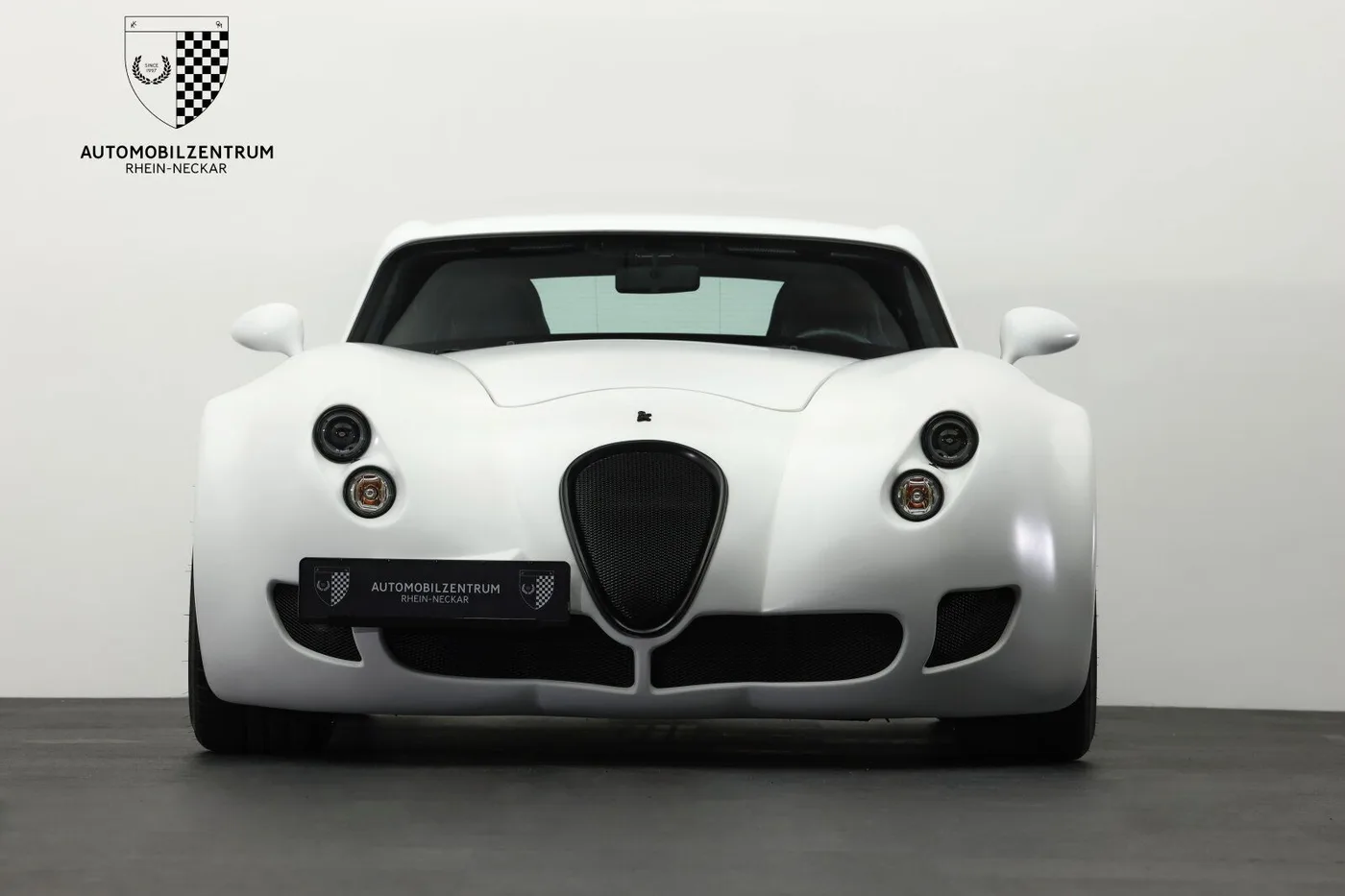 2009 Wiesmann MF5 GT offered by a supercar dealer in Viernheim, Germany, photo 2 of 25