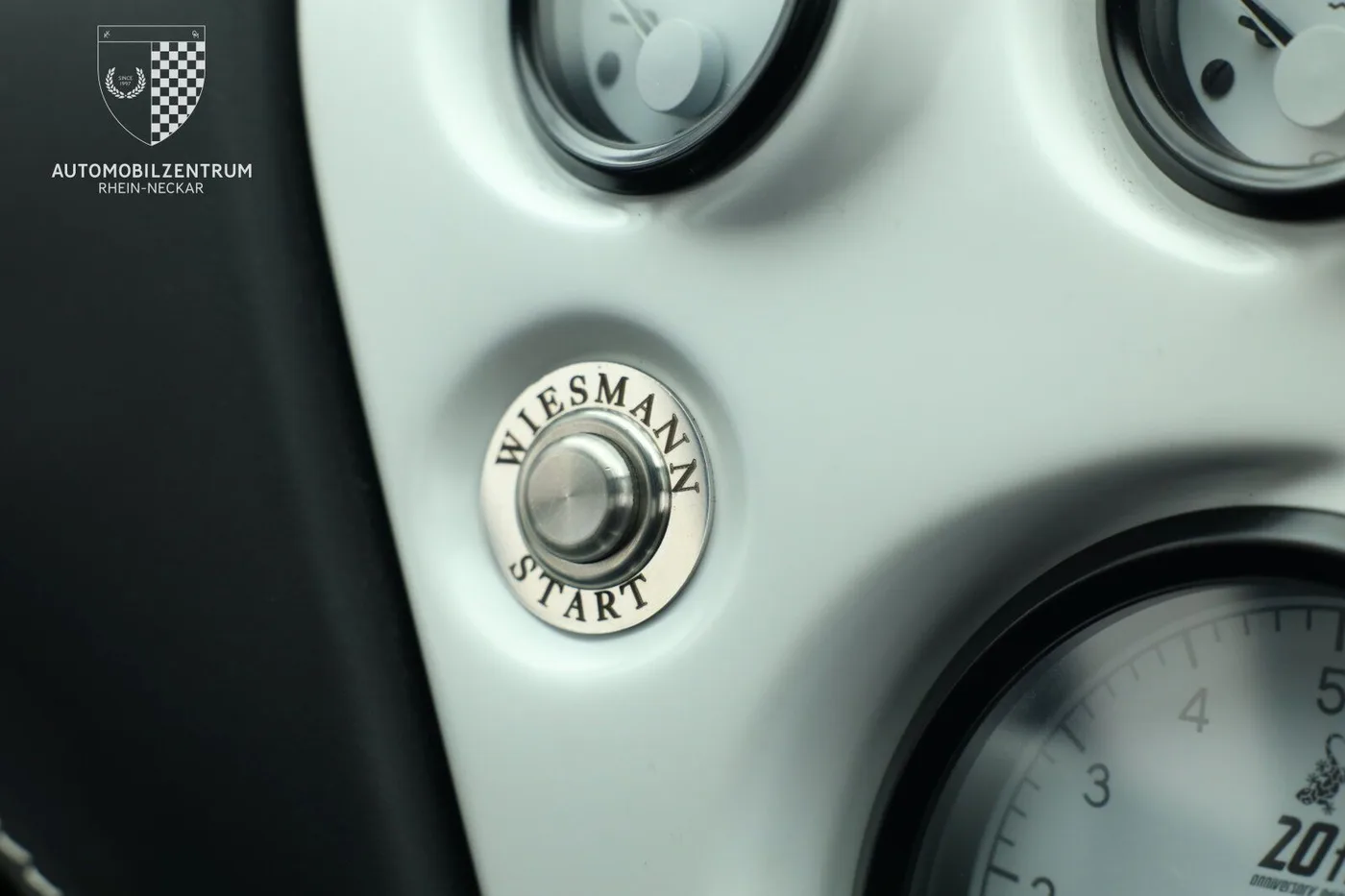 2009 Wiesmann MF5 GT offered by a supercar dealer in Viernheim, Germany, photo 15 of 25