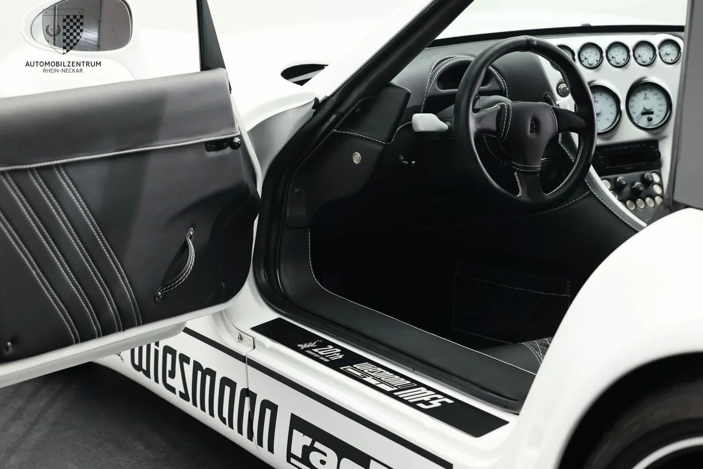 2009 Wiesmann MF5 GT offered by a supercar dealer in Viernheim, Germany, photo 23 of 25