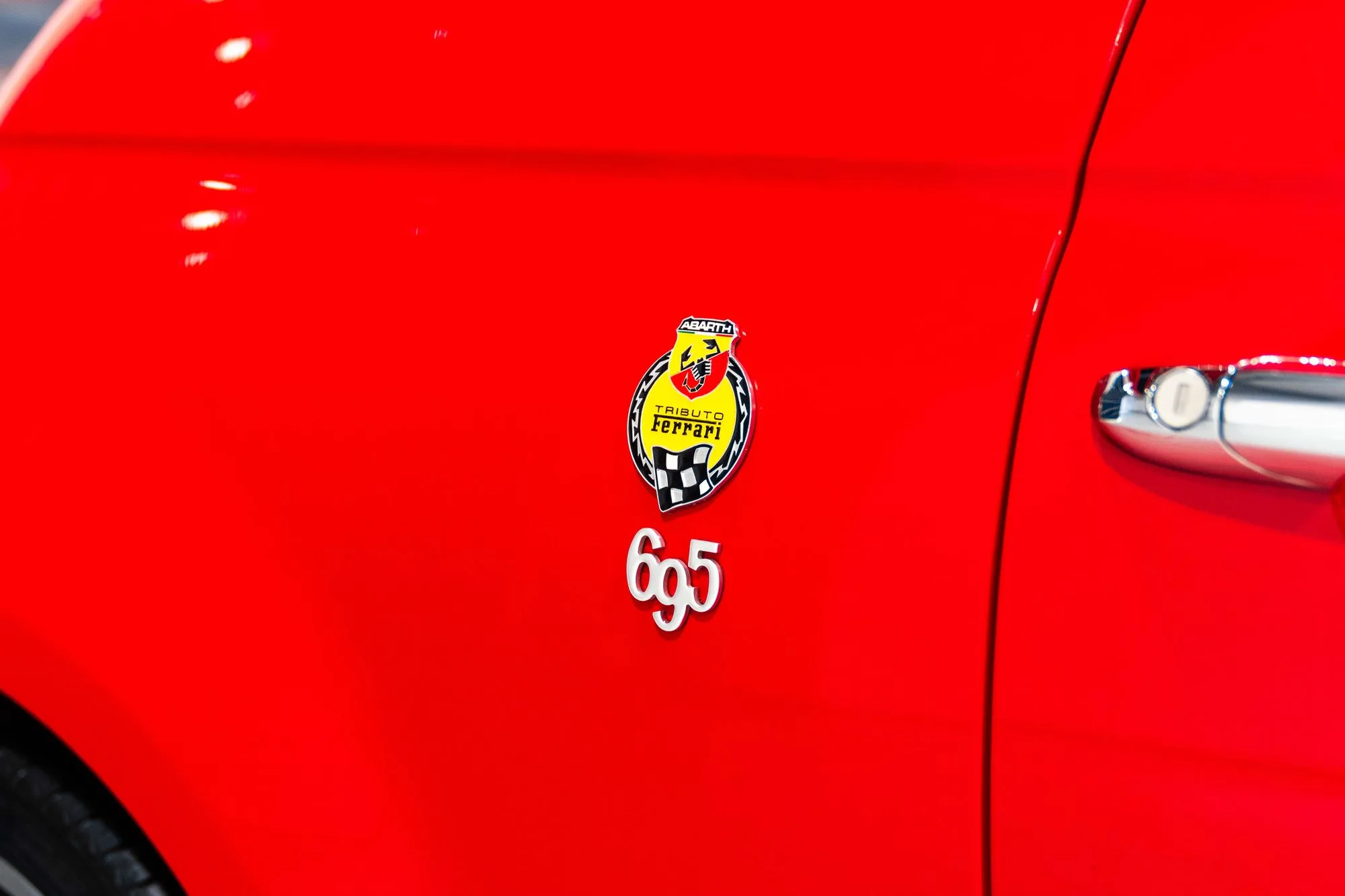 2010 Abarth 695 Tributo Ferrari, 4/19