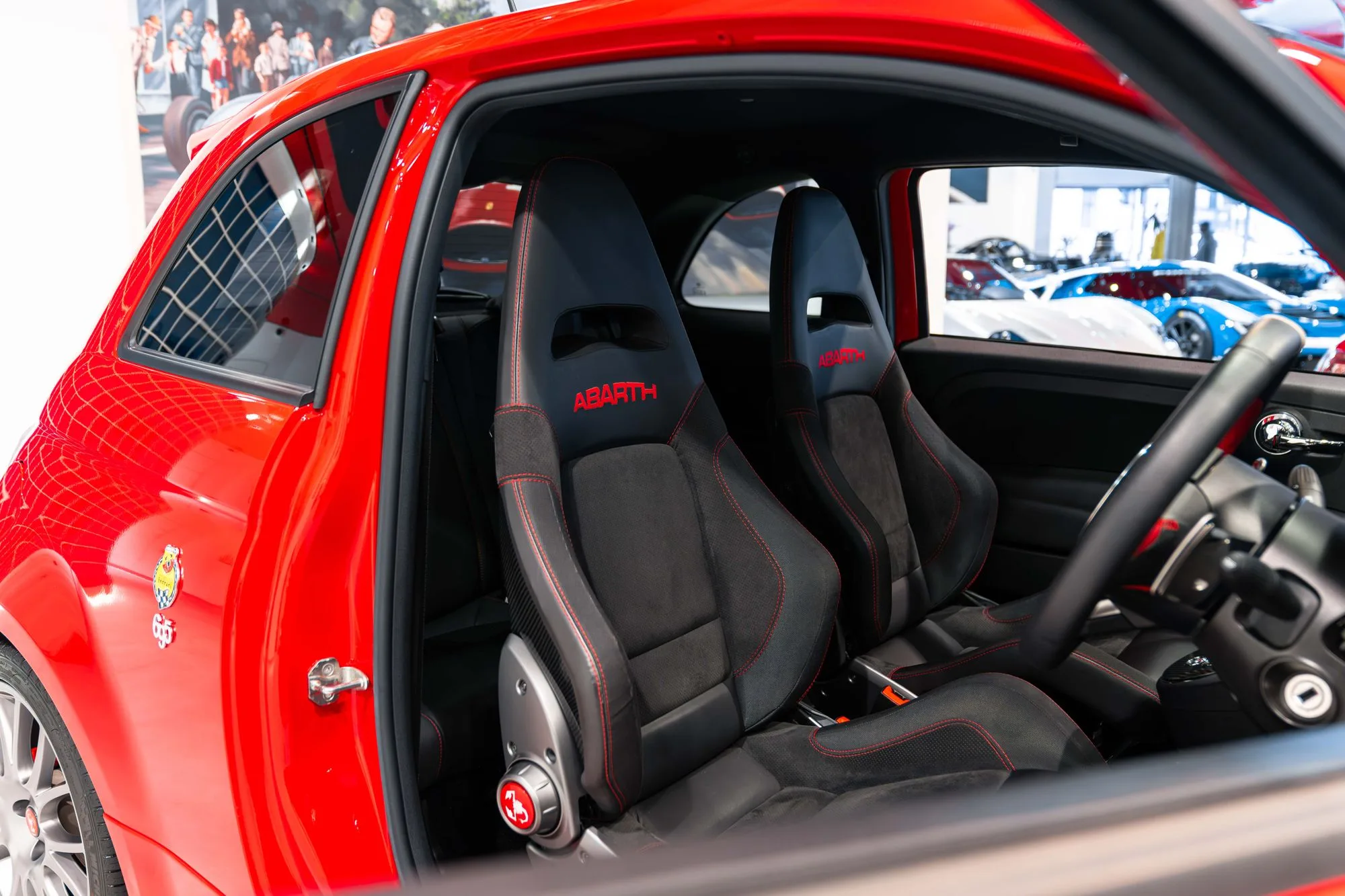 2010 Abarth 695 Tributo Ferrari, 13/19