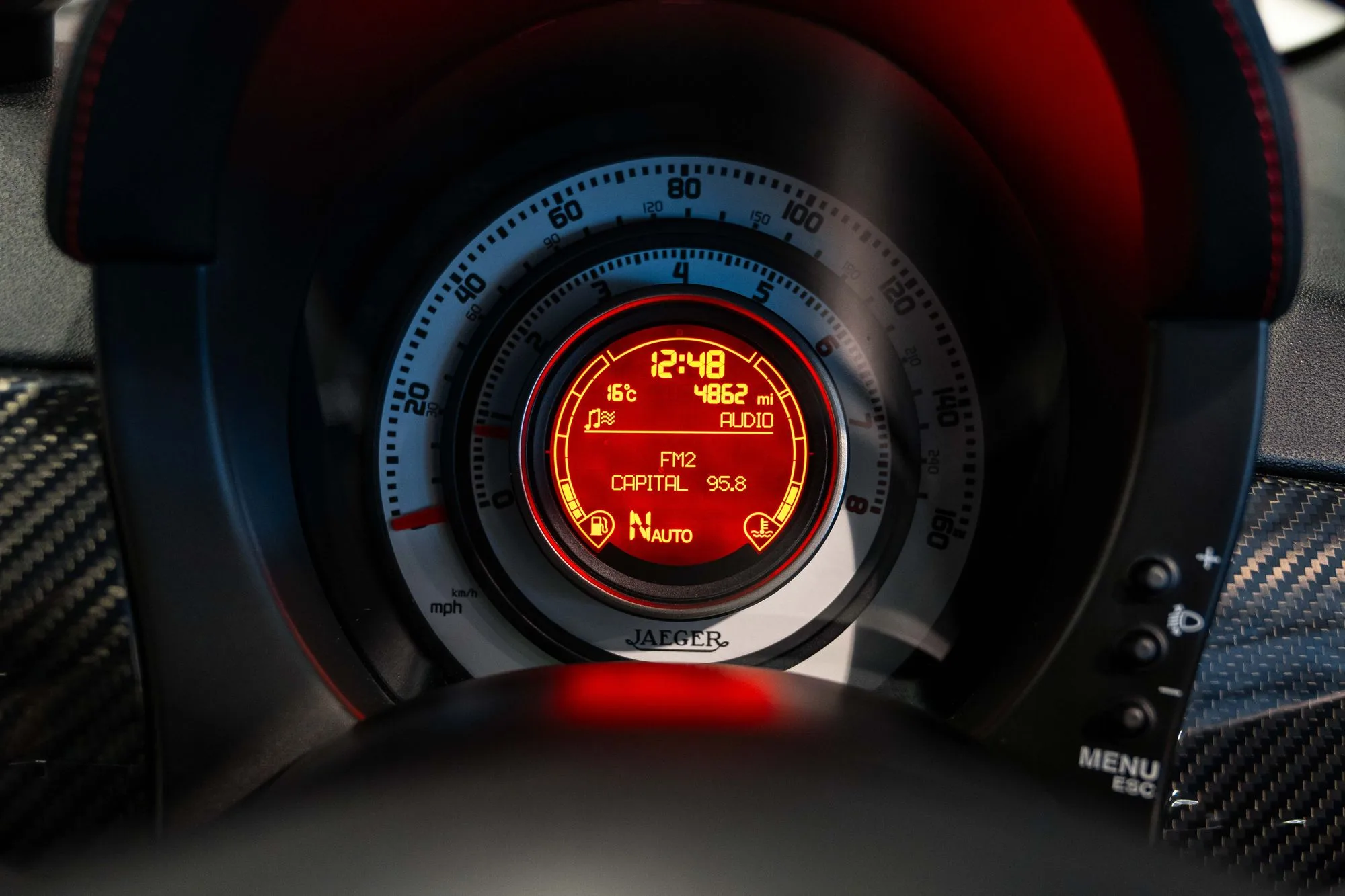 2010 Abarth 695 Tributo Ferrari, 18/19