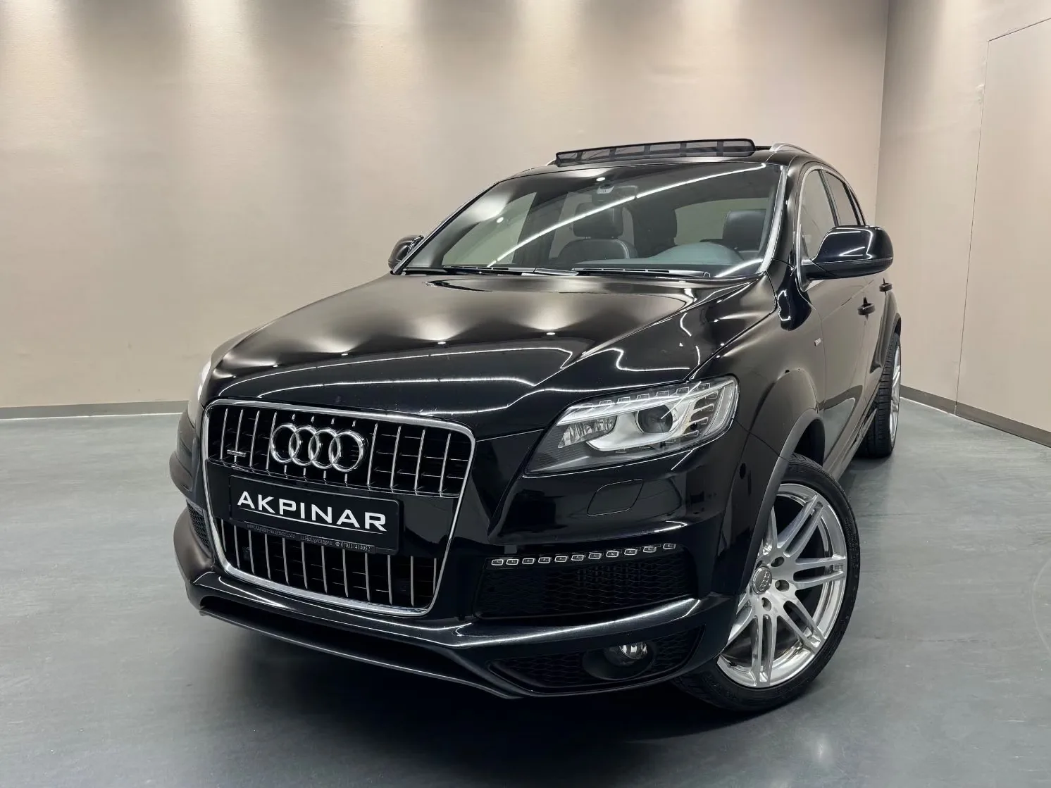 2010 Audi Q7 4.2 TDI quattro, 2/20