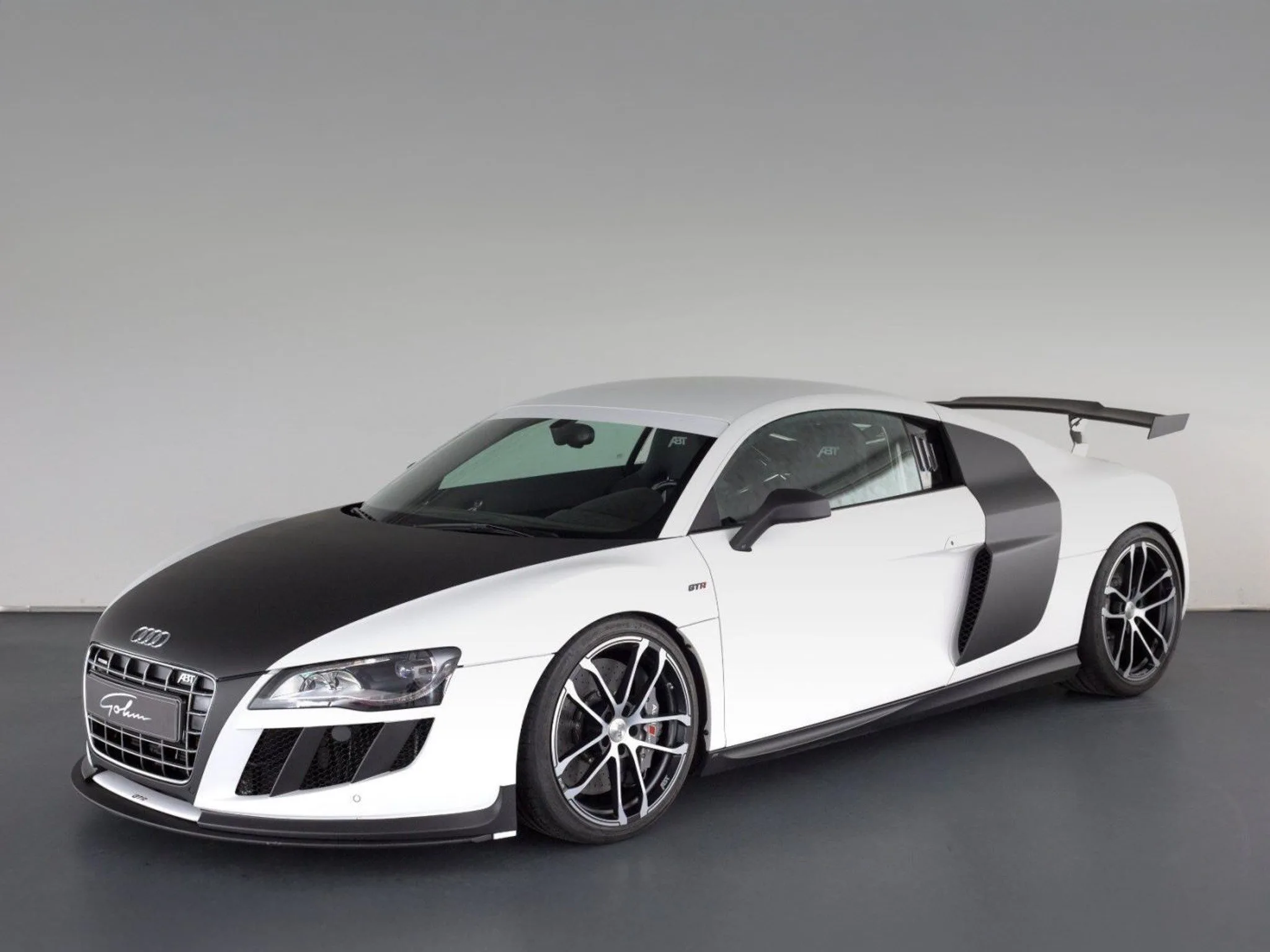 2010 Audi R8 angeboten von einem Fachhändler in Singen, Deutschland, Hauptfoto
