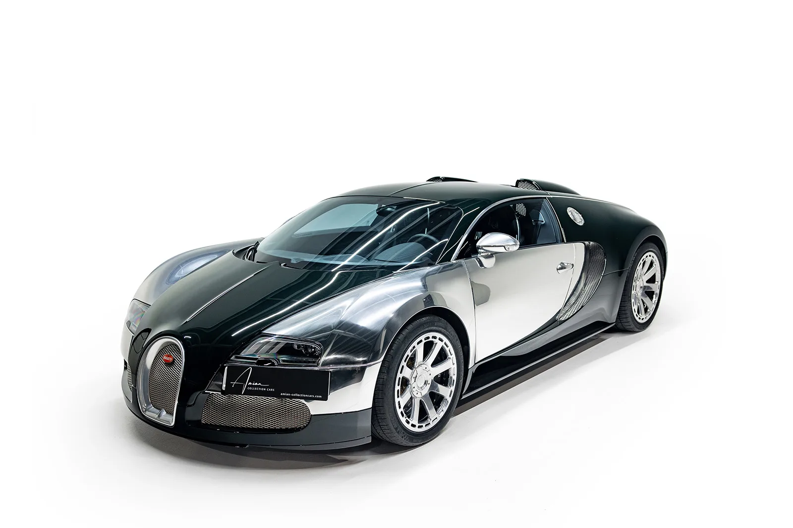 2010 Bugatti Veyron offered by a specialist dealer in Kerpen, Germany, main photo