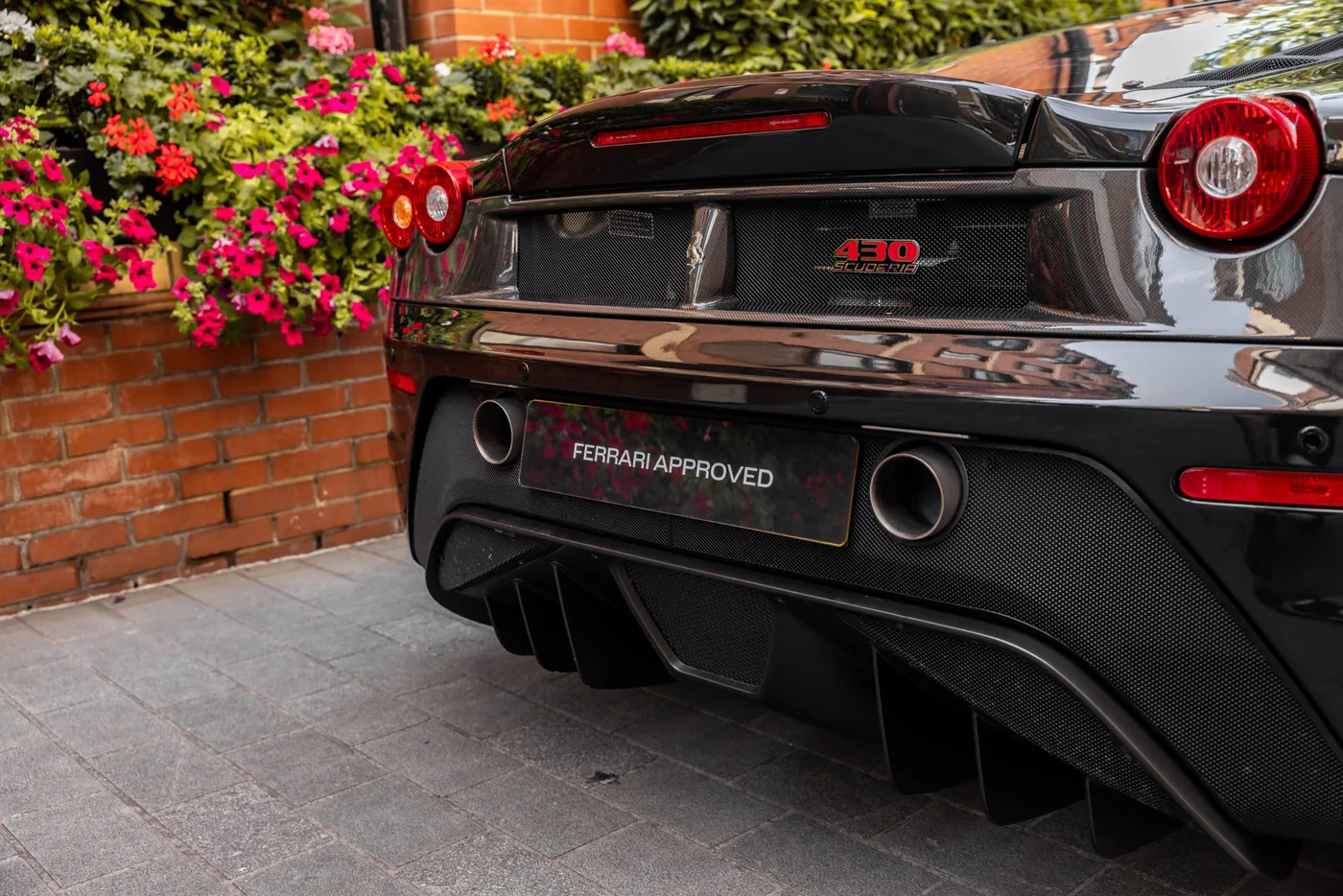 2010 Ferrari 430 Scuderia proposée par un groupe de concessions agréées à Mayfair, Royaume-Uni, photo 4 sur 25