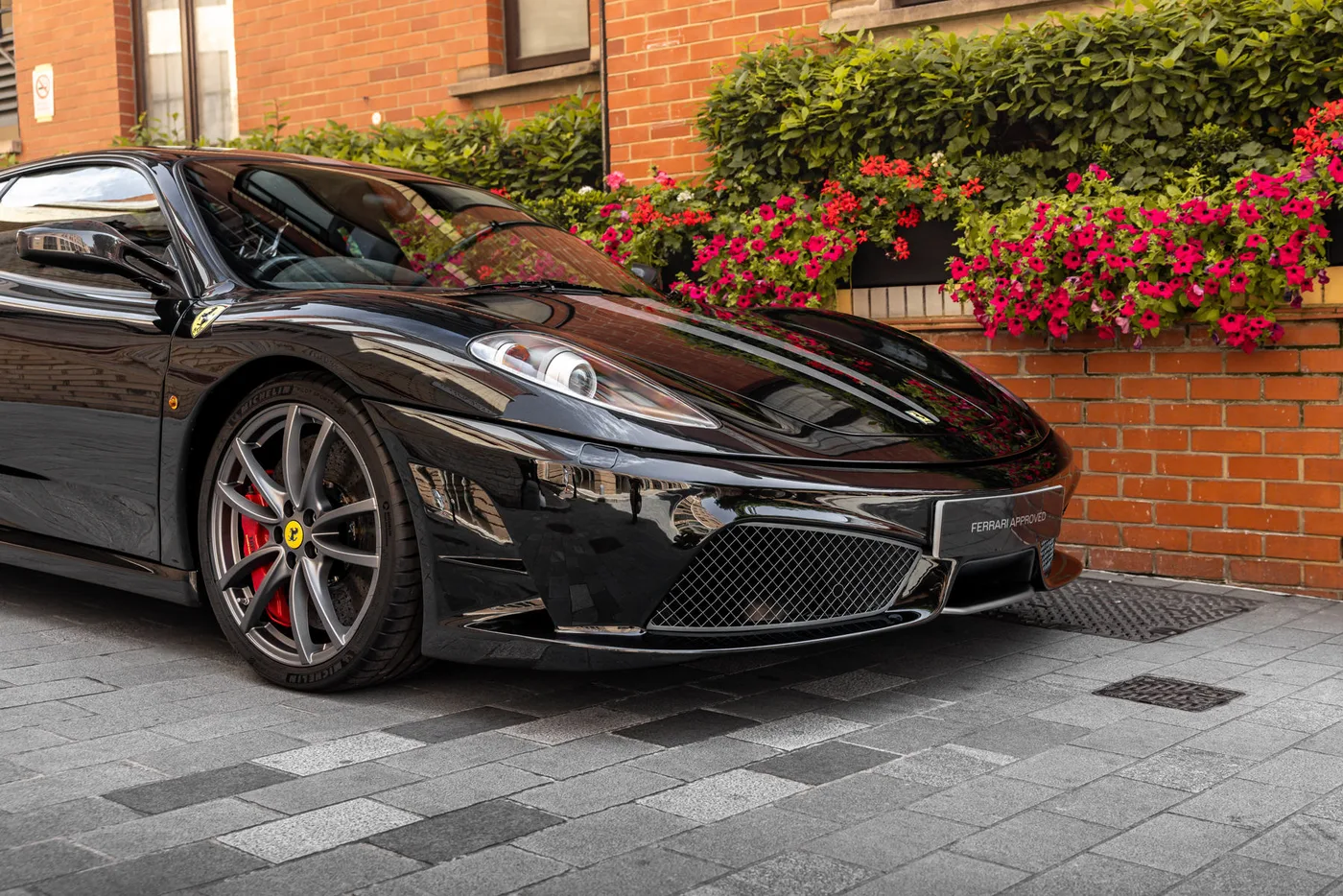 2010 Ferrari 430 Scuderia proposée par un groupe de concessions agréées à Mayfair, Royaume-Uni, photo 5 sur 25