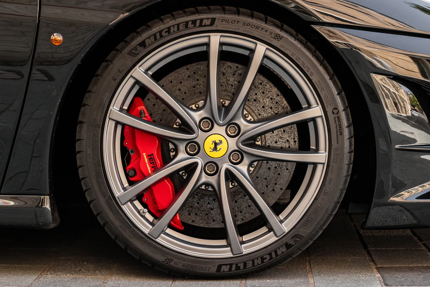 2010 Ferrari 430 Scuderia proposée par un groupe de concessions agréées à Mayfair, Royaume-Uni, photo 11 sur 25