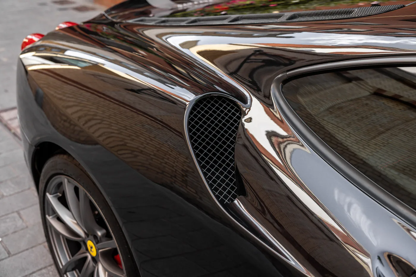 2010 Ferrari 430 Scuderia proposée par un groupe de concessions agréées à Mayfair, Royaume-Uni, photo 12 sur 25
