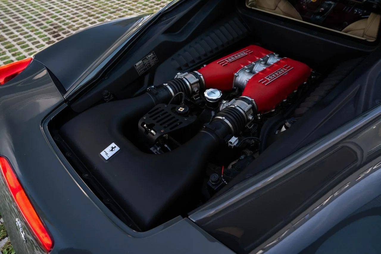 2010 Ferrari 458 Italia, 16/29