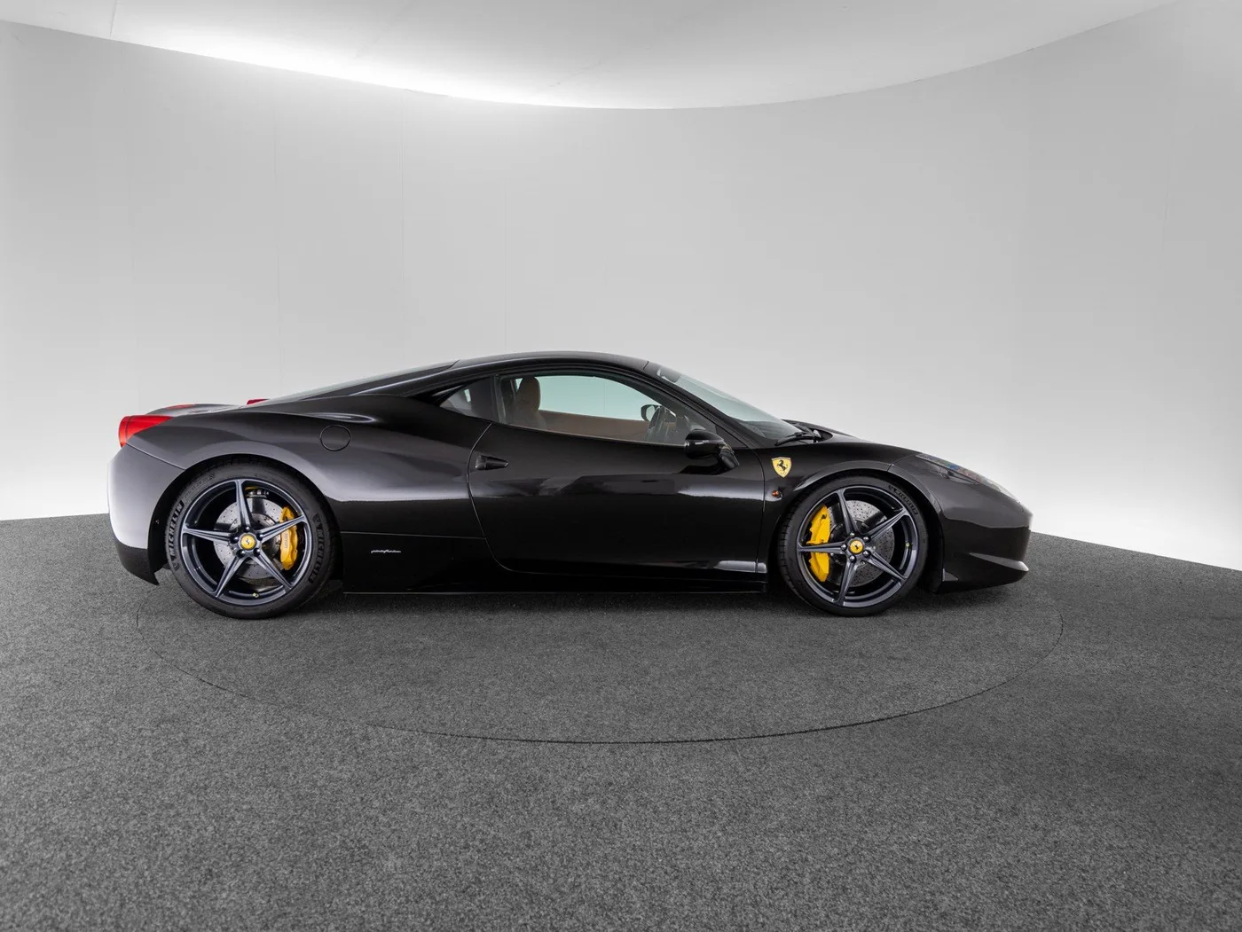 2010 Ferrari 458 Italia angeboten von einem Fachhändler in Singen, Deutschland, Foto 4 von 15