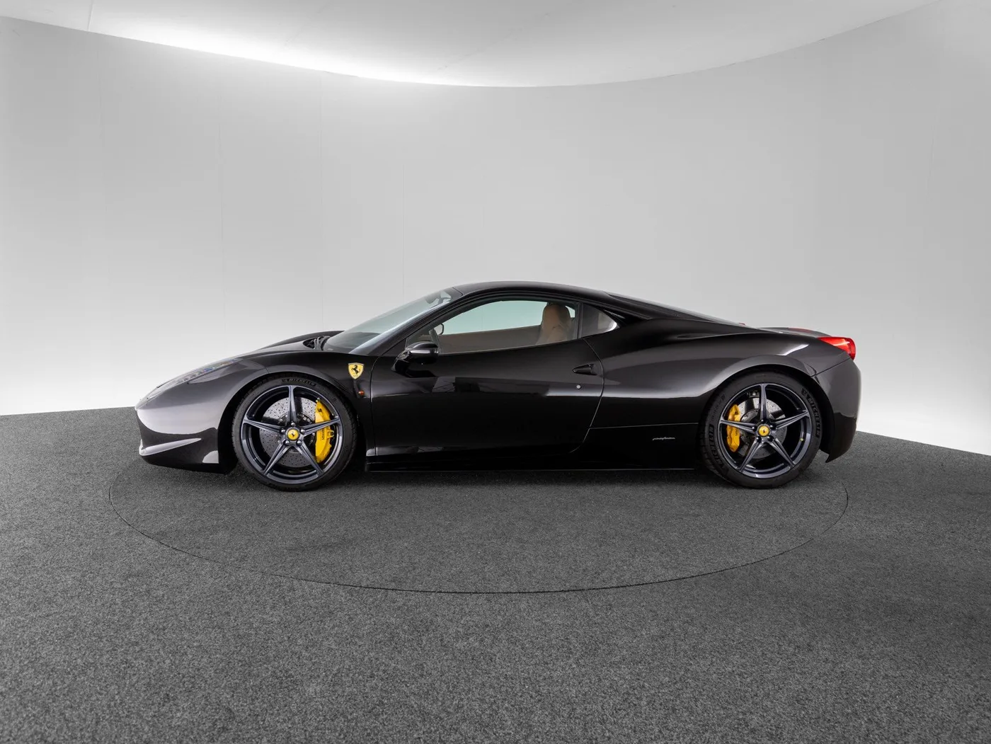 2010 Ferrari 458 Italia angeboten von einem Fachhändler in Singen, Deutschland, Foto 8 von 15
