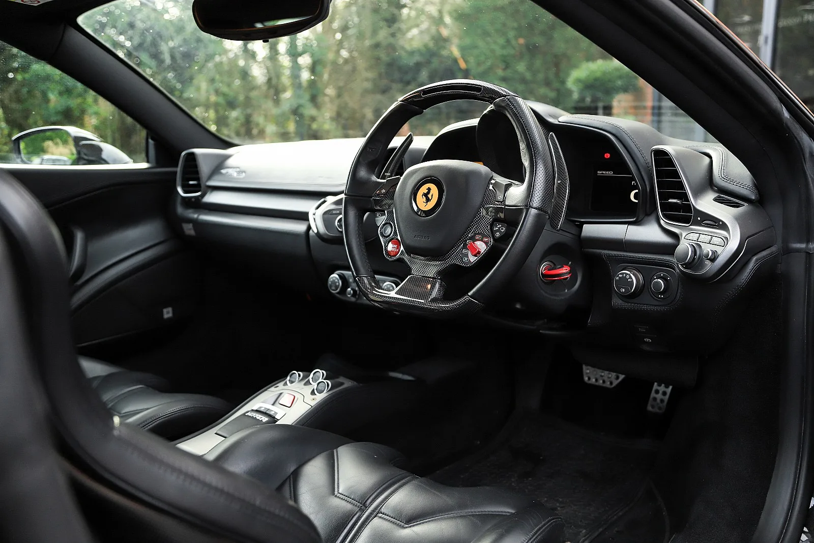2010 Ferrari 458 Italia, 27/30