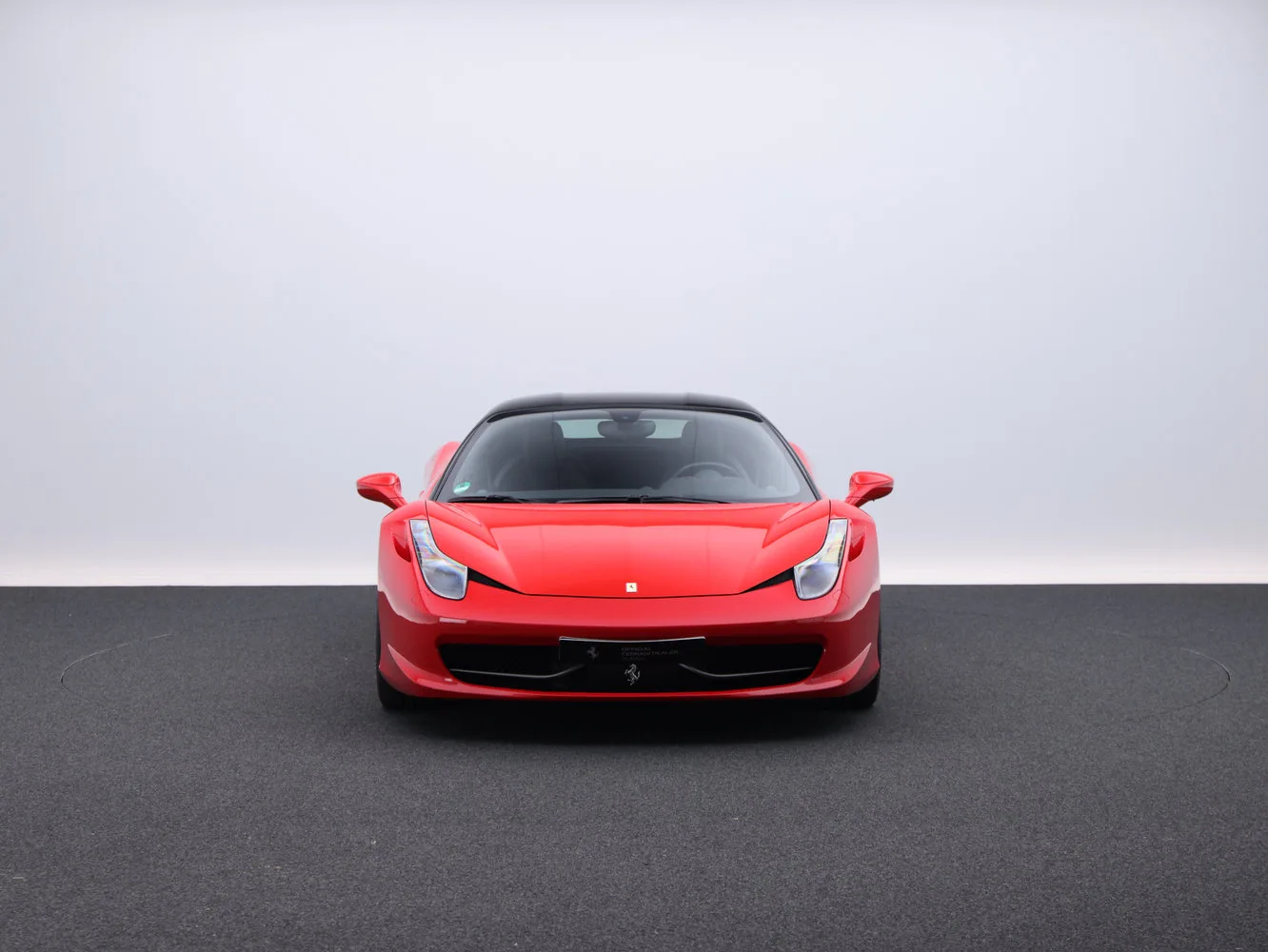 2010 Ferrari 458 Italia angeboten von einem Fachhändler in Frankfurt am Main, Deutschland, Hauptfoto