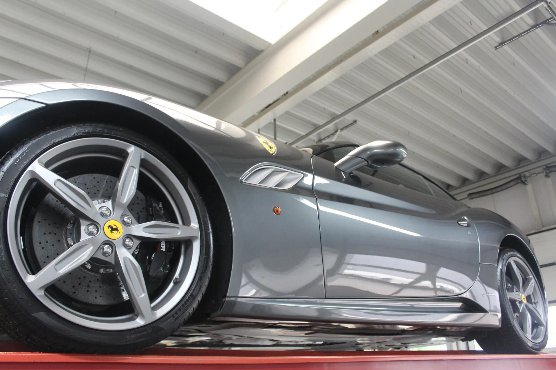 2010 Ferrari California, 10/30