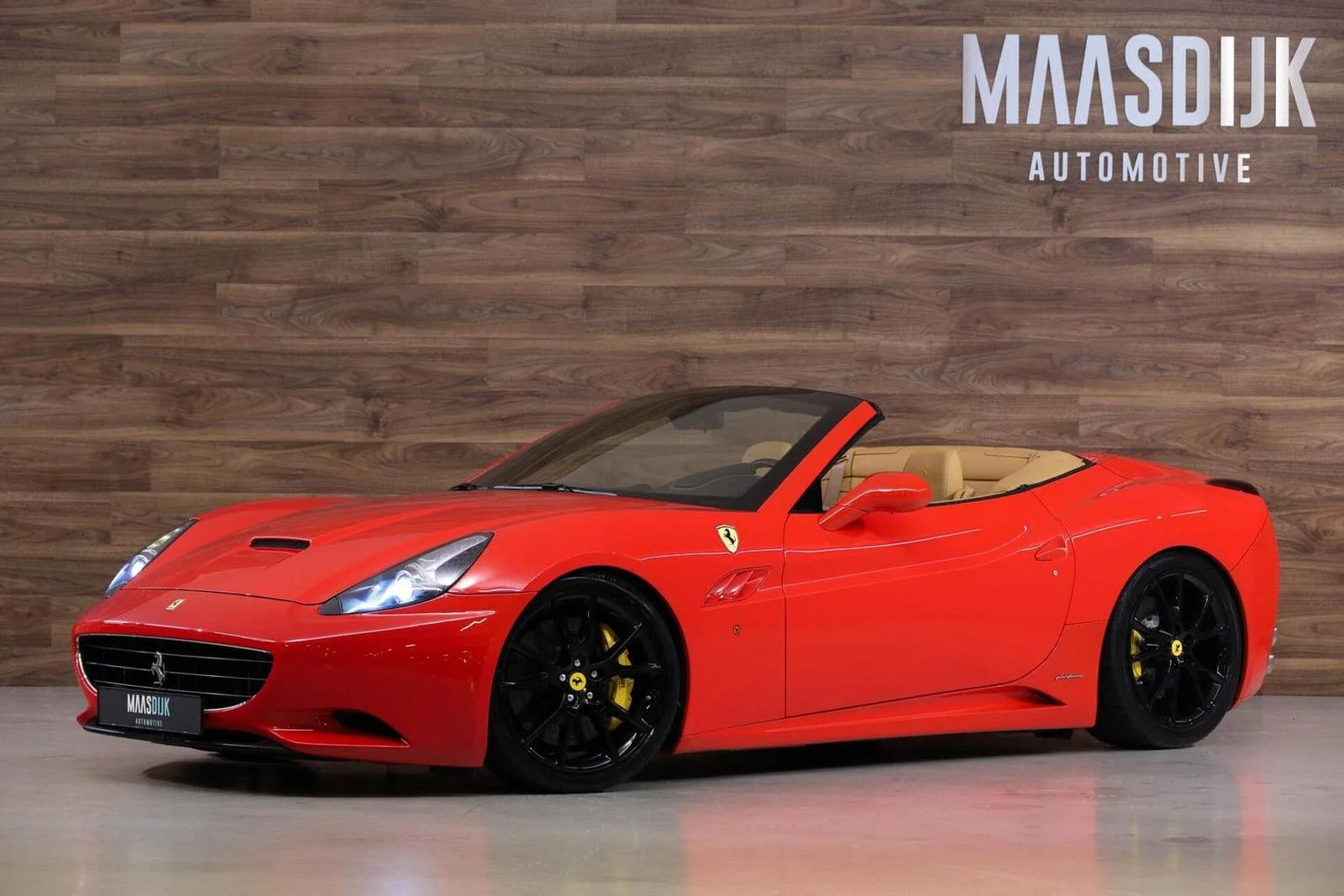 2010 Ferrari California proposée par un concessionnaire spécialisé à Werkendam, Pays-Bas, photo principale