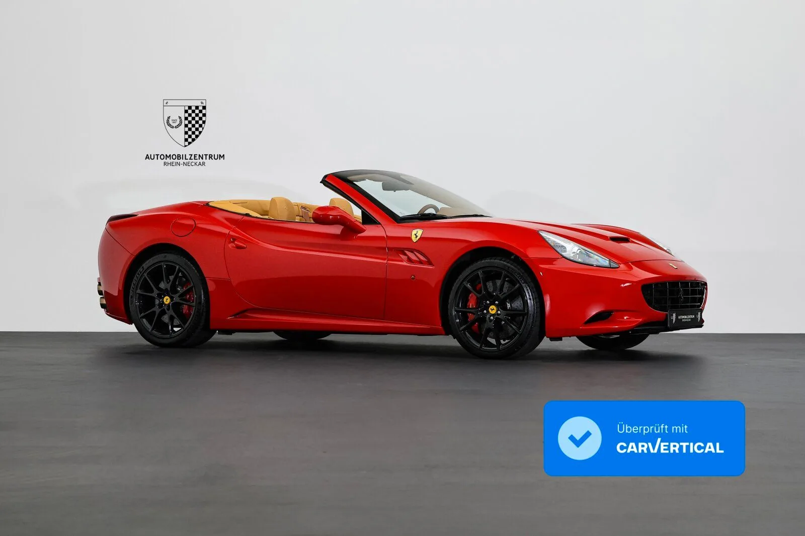 2010 Ferrari California proposée par un spécialiste de la supercar à Viernheim, Allemagne, photo principale
