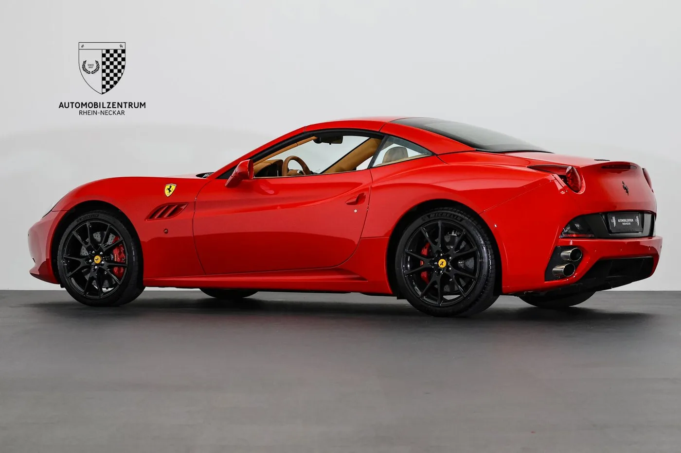 2010 Ferrari California offered by a supercar dealer in Viernheim, Germany, photo 5 of 25