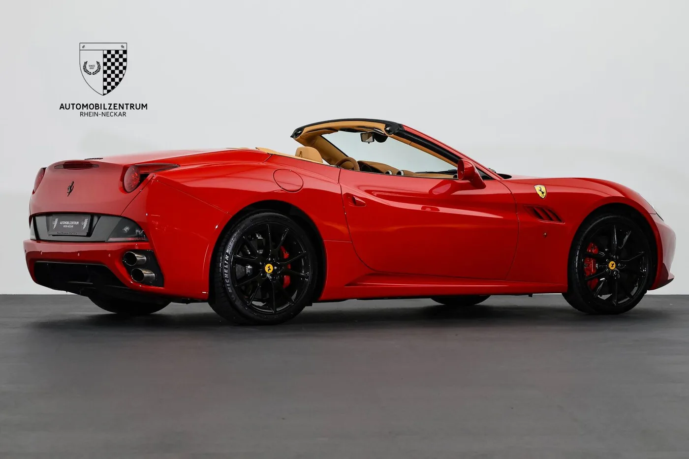 2010 Ferrari California offered by a supercar dealer in Viernheim, Germany, photo 7 of 25