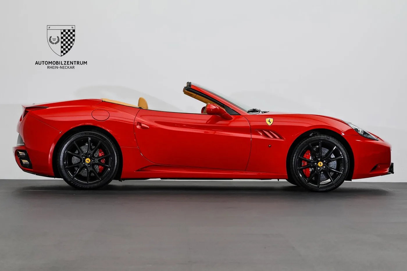 2010 Ferrari California offered by a supercar dealer in Viernheim, Germany, photo 8 of 25