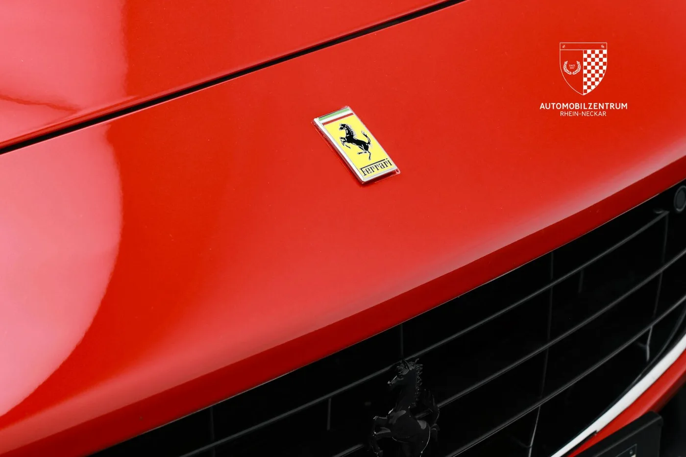 2010 Ferrari California offered by a supercar dealer in Viernheim, Germany, photo 10 of 25